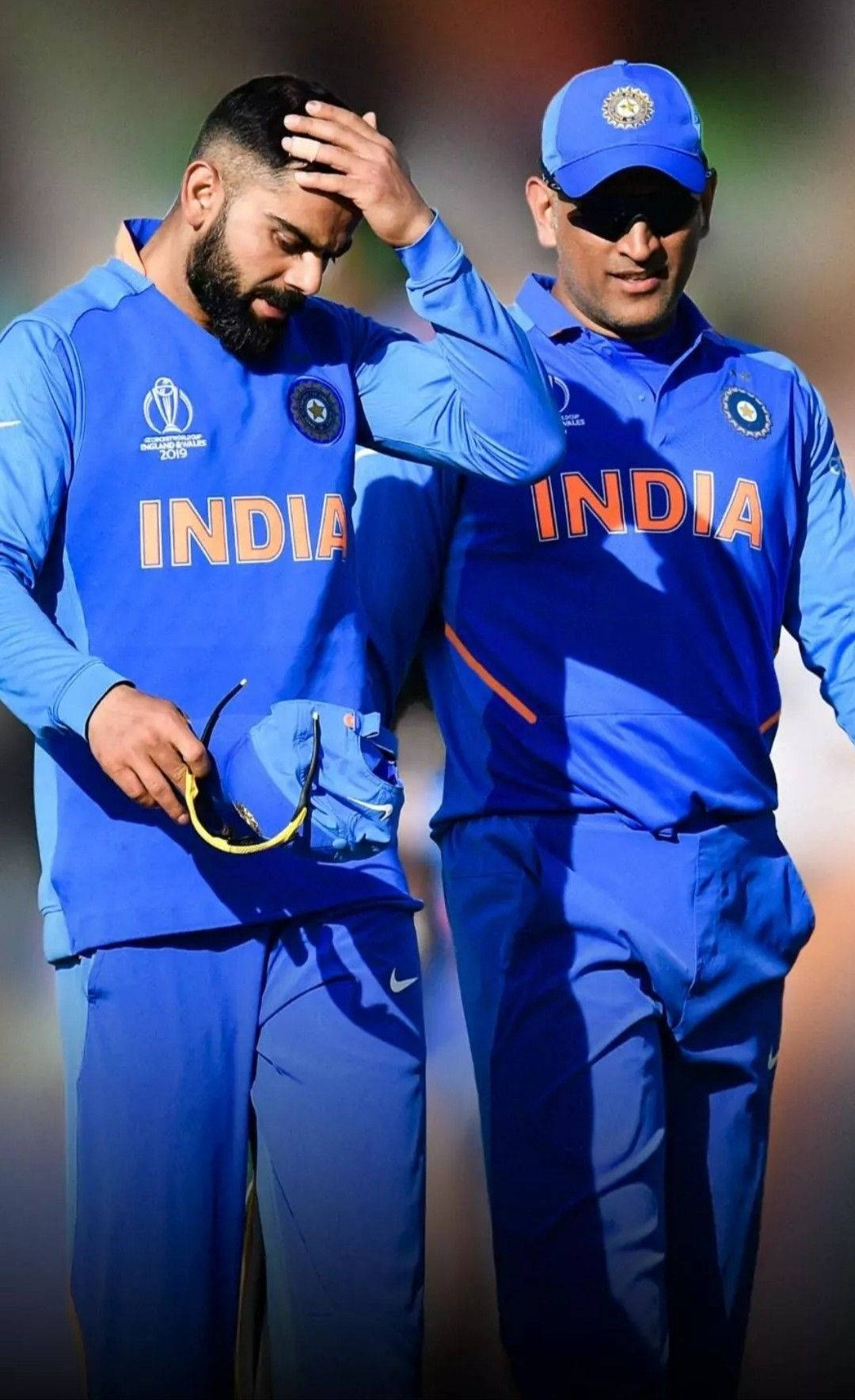 Virat Kohli, Dhoni, blue team gear, HD Phone Wallpaper