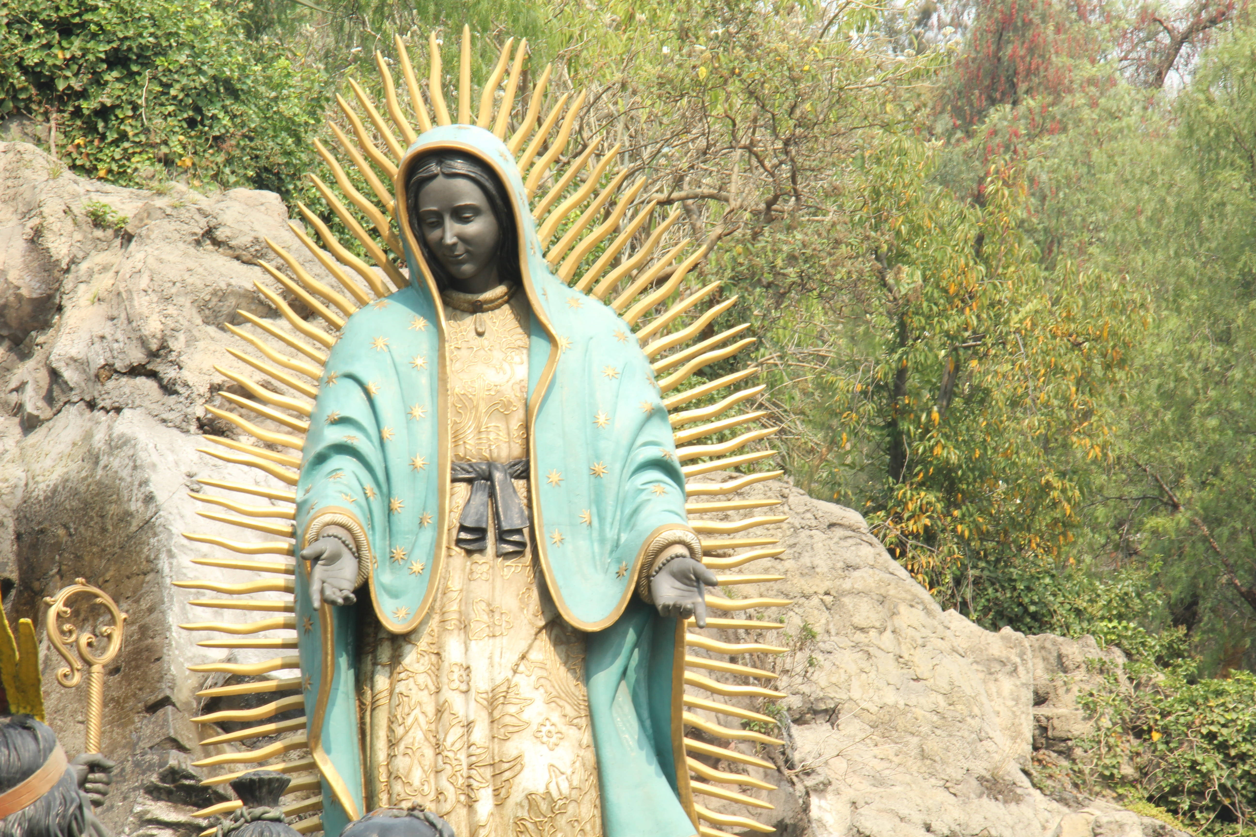 Virgen De Guadalupe, statue, golden halo, 5K Desktop Wallpaper