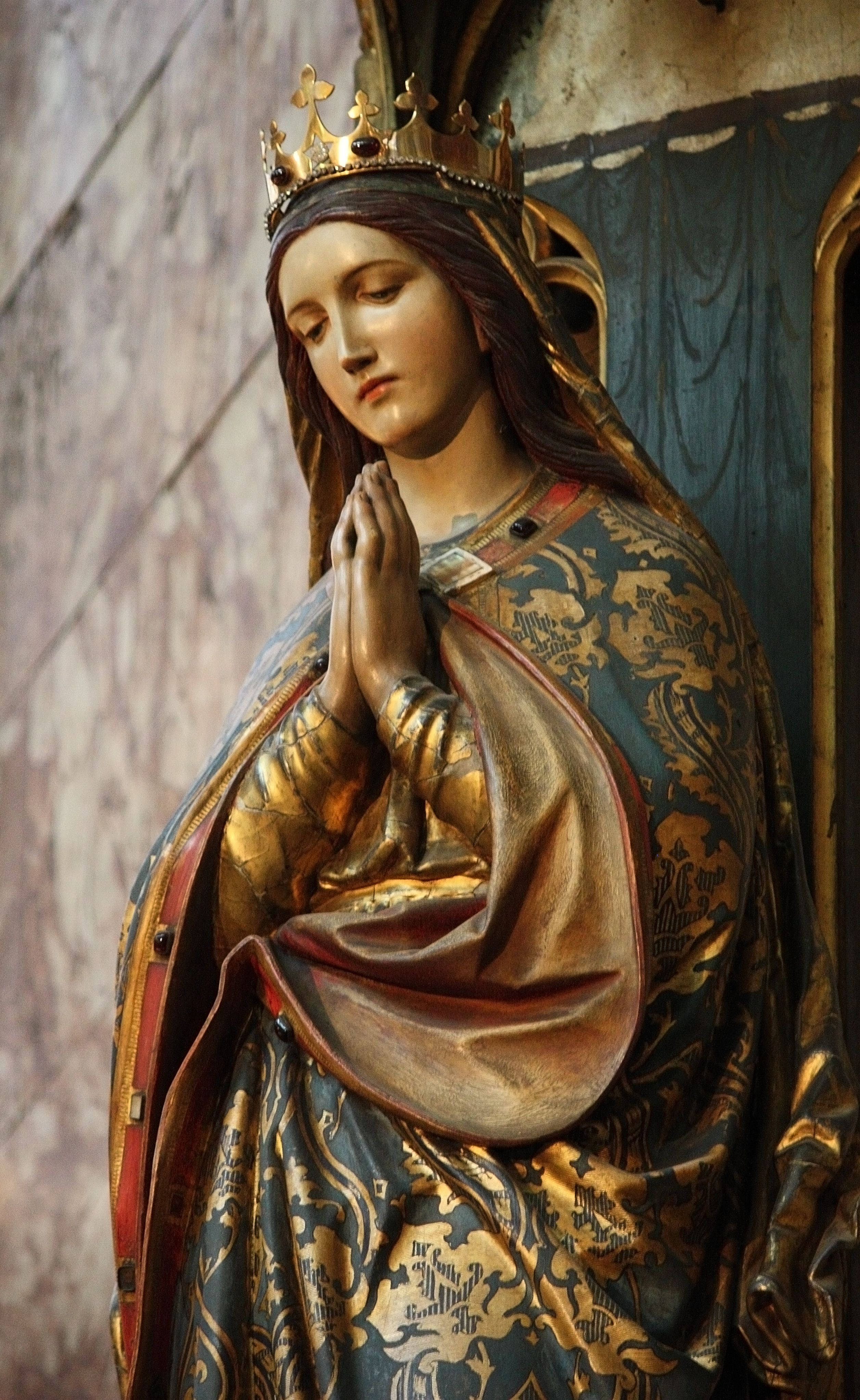 The Virgin Mary, bronze statue, golden crown, 4K Phone Wallpaper