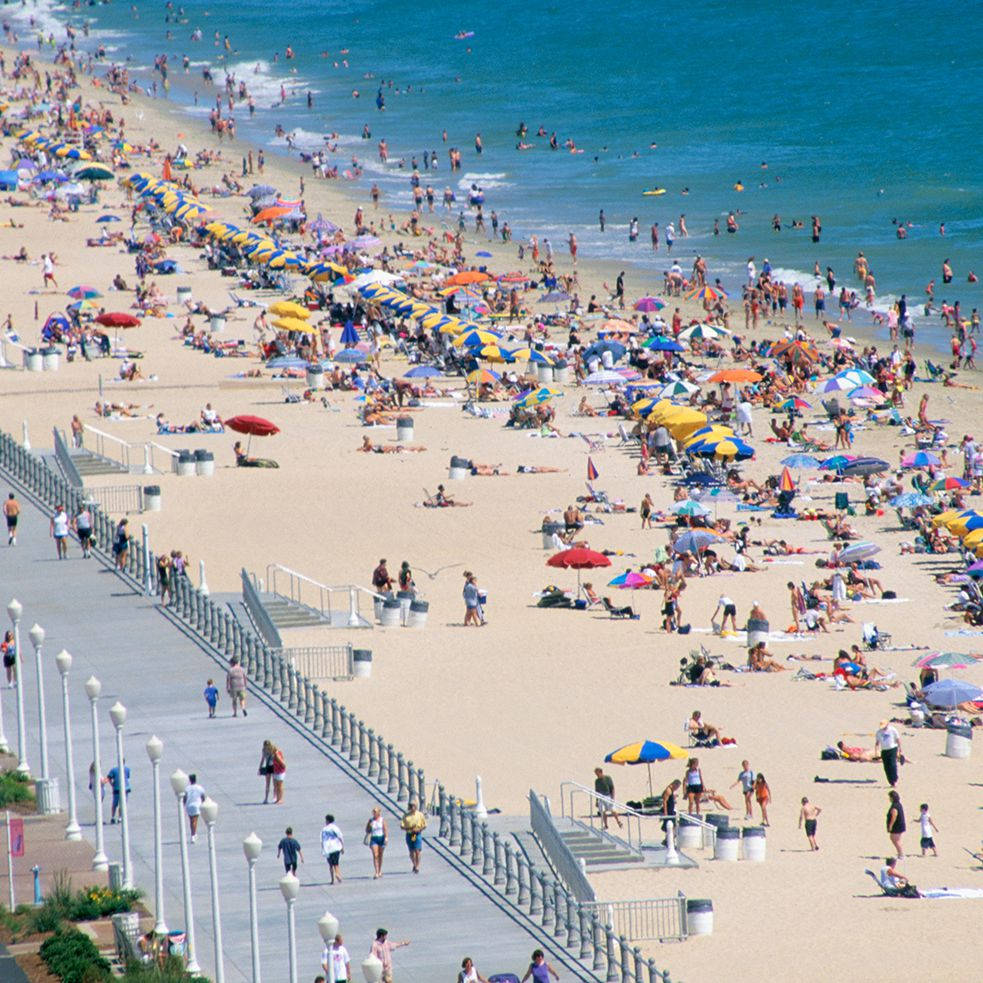 Virginia Beach, oceanfront, colorful umbrellas, SD Desktop Wallpaper