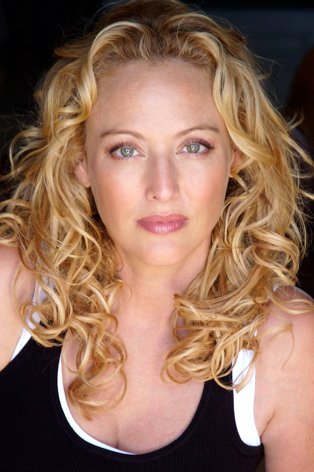 Virginia Madsen, golden curls, blonde curls, HD Phone Wallpaper