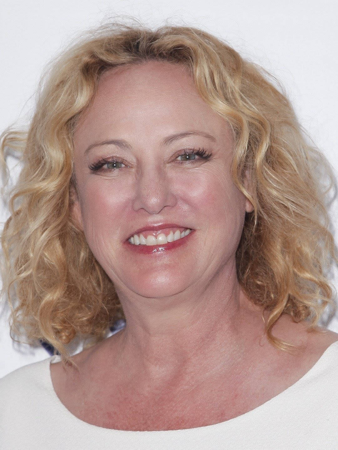 Virginia Madsen, short blonde hair, curly blonde hair, HD Phone Wallpaper