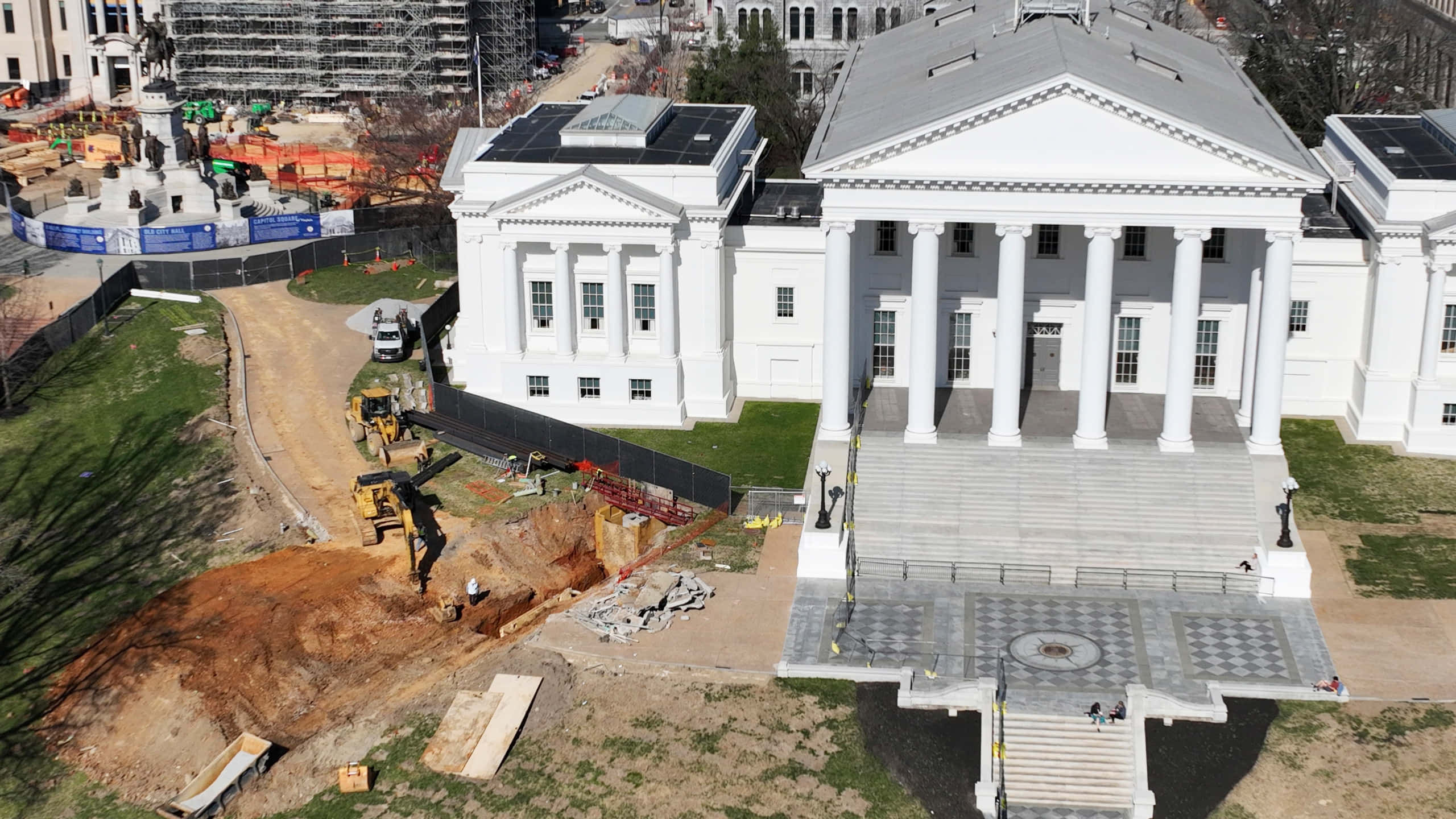Virginia State Capitol, neoclassical building, columns, 2K Desktop Wallpaper