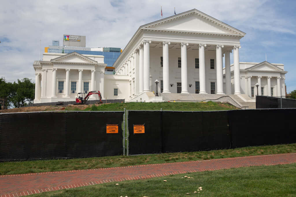 Virginia State Capitol, neoclassical building, tall columns, SD Desktop Wallpaper
