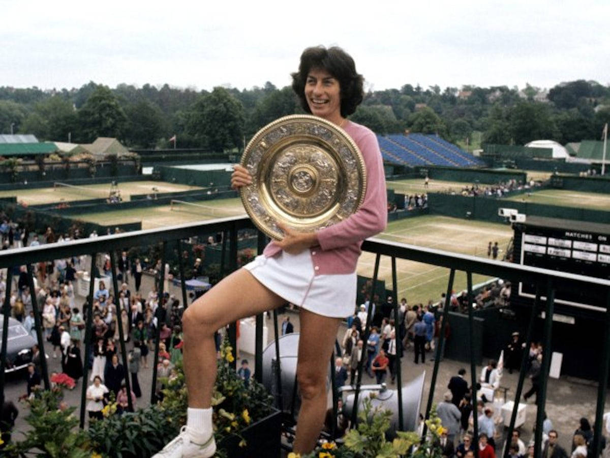 Virginia Wade, pink sweater, white skirt, SD Desktop Wallpaper