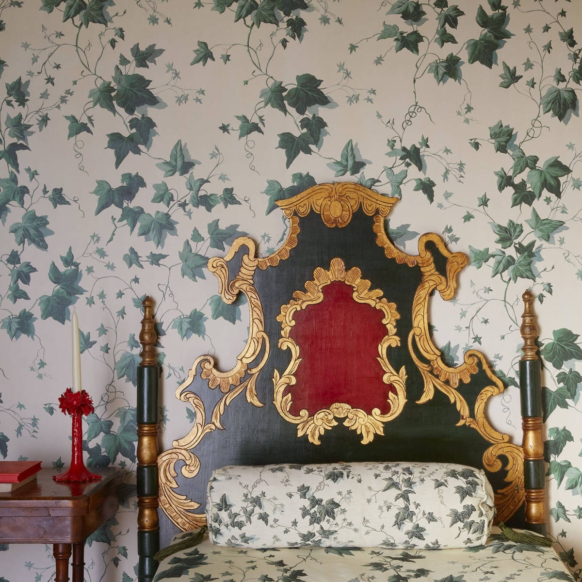 Viridian, gold filigree, red velvet headboard, SD Desktop Wallpaper