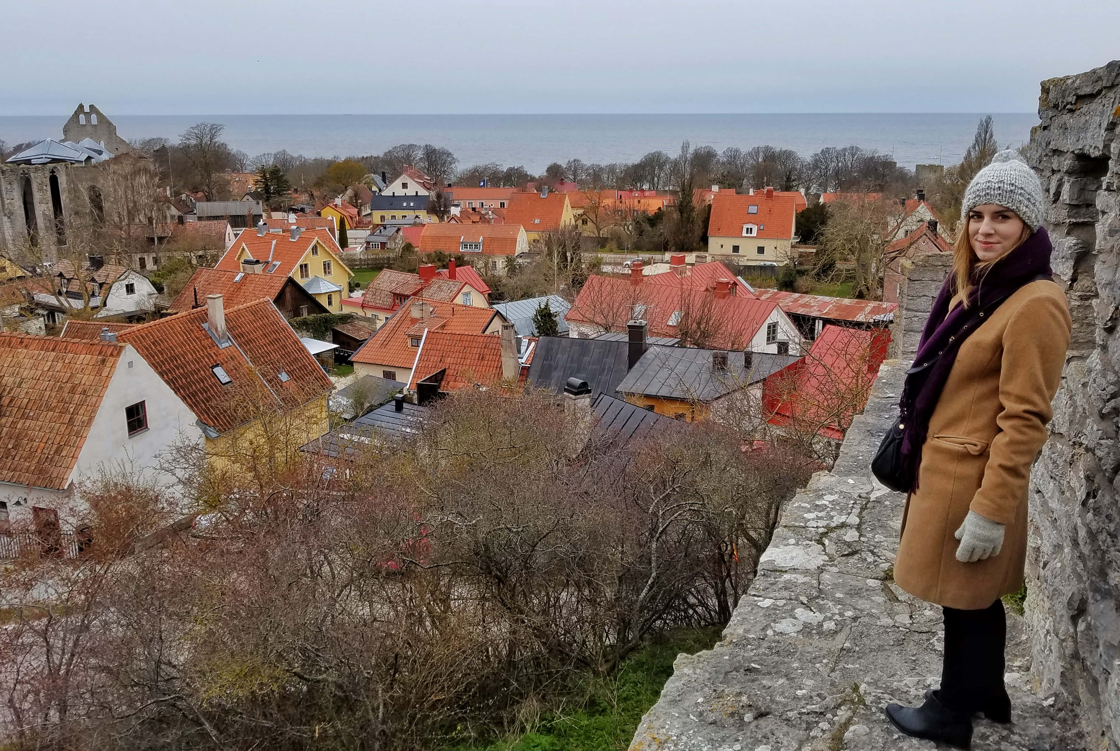 Visby, stone wall, coastal village, 2K Desktop Wallpaper