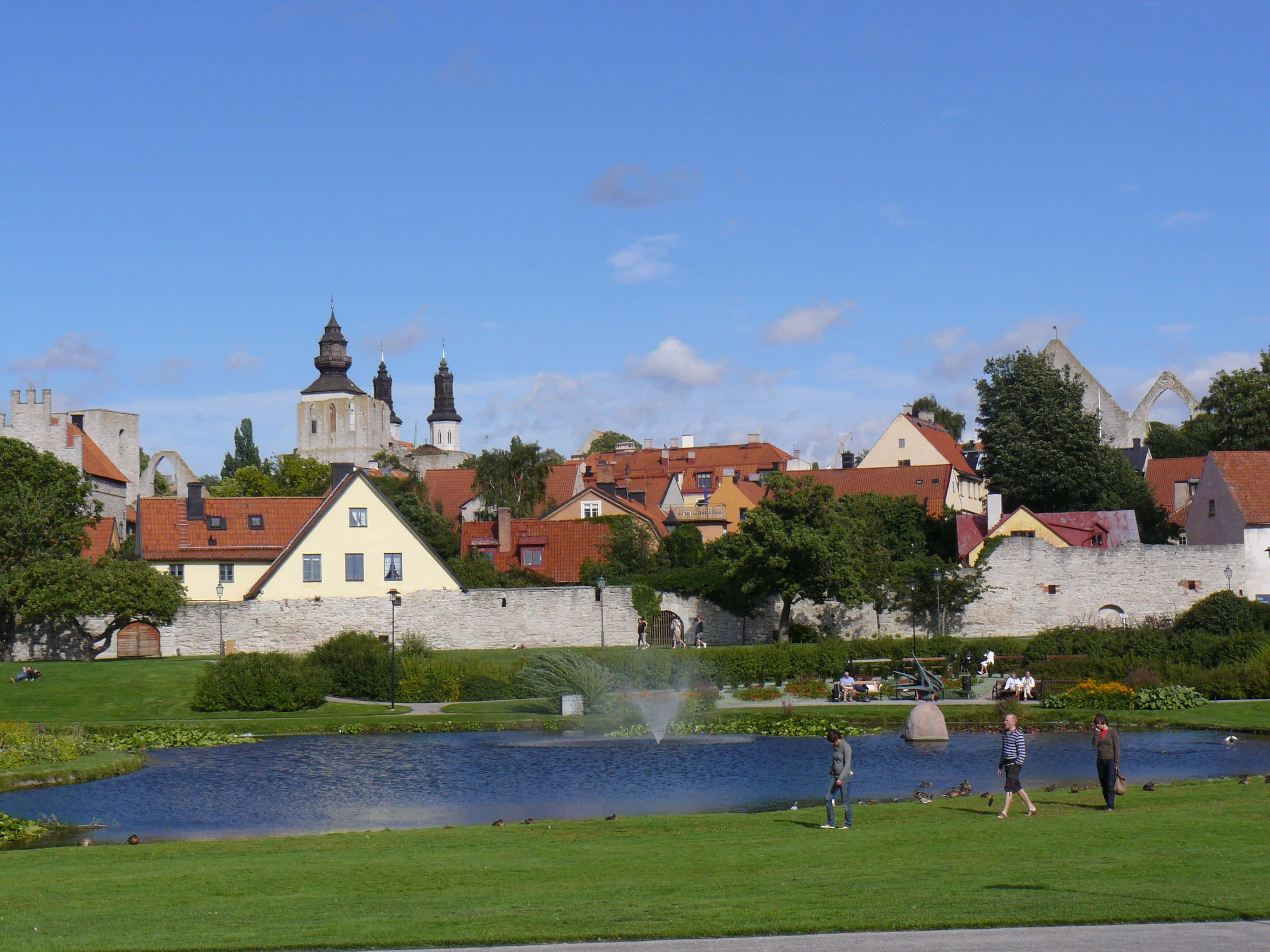 Visby, medieval town wall, greenery, 2K Desktop Wallpaper