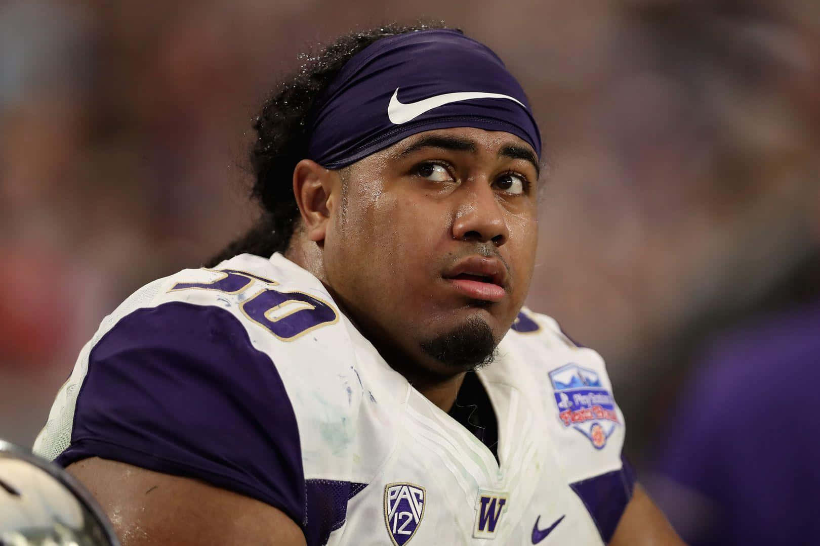 Vita Vea, white and purple uniform, number 20, HD Desktop Wallpaper