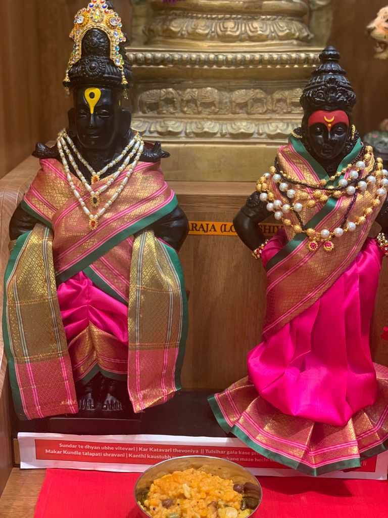 Vitthal Rukmini, black deity statues, vibrant pink and gold saris, SD Phone Wallpaper