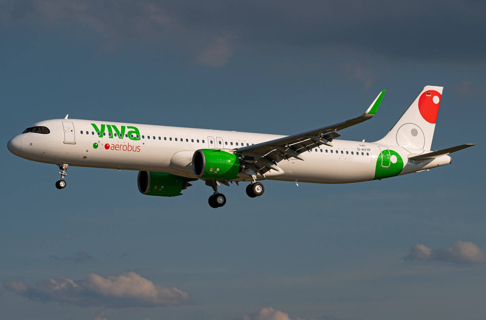 Viva Aerobus, white and green, landing gear down, HD Desktop Wallpaper