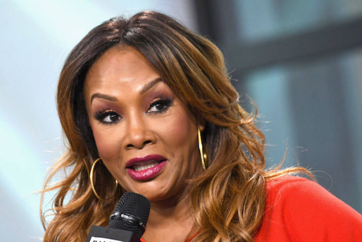 Vivica Fox, red top, gold hoop earrings, HD Desktop Wallpaper