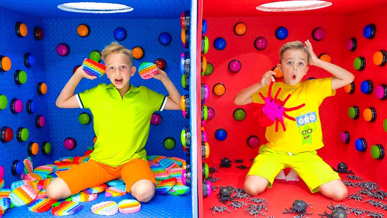Vlad And Niki, pop-it toys, plastic spiders, HD Desktop Wallpaper