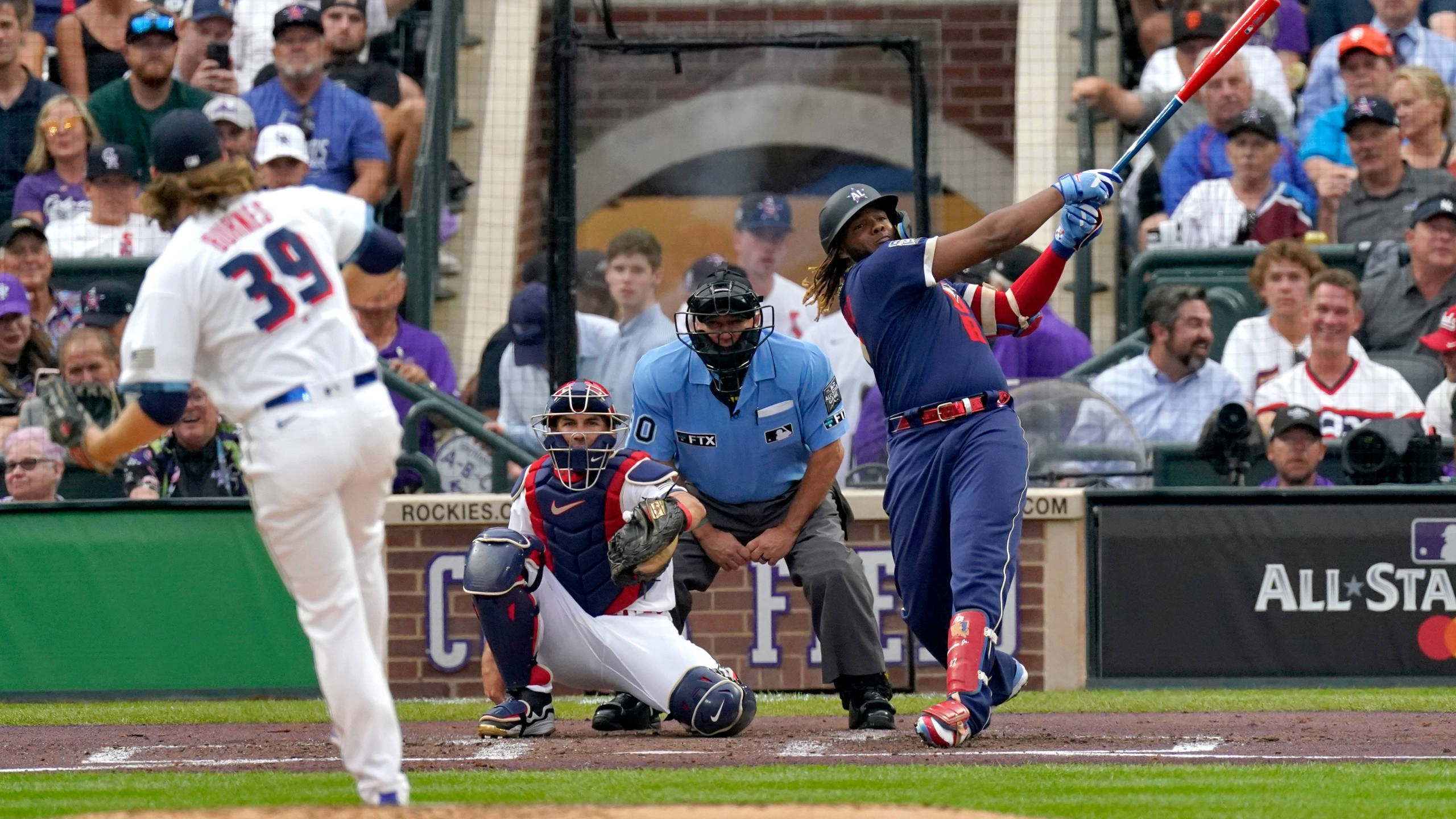 Vladimir Guerrero Jr, 2021 game, home plate, 2K Desktop Wallpaper