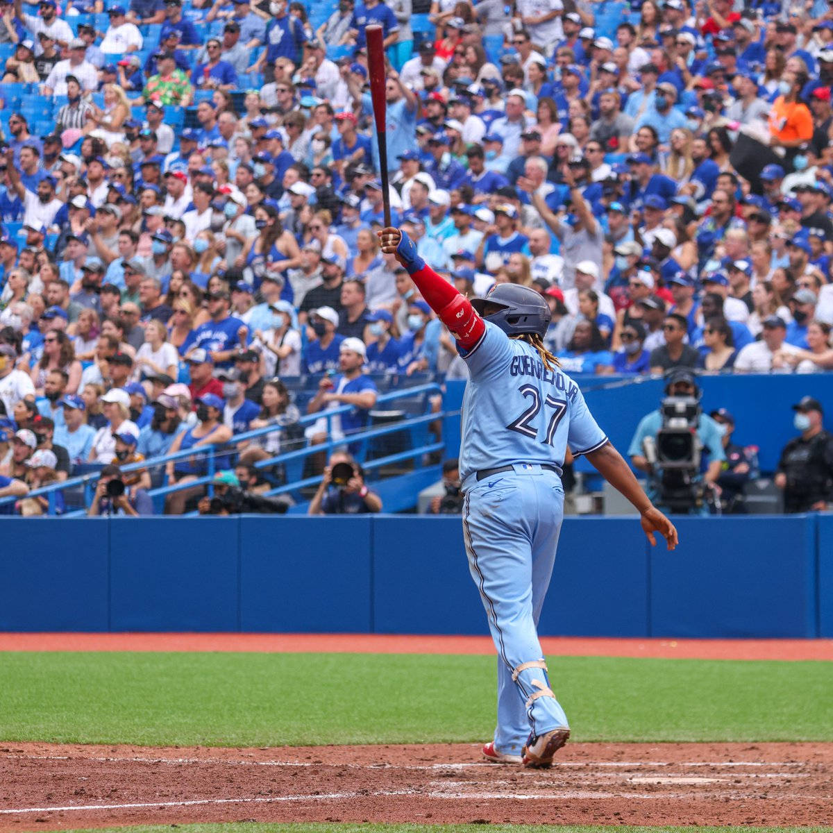 Vladimir Guerrero Jr, light blue uniform, bat, SD Desktop Wallpaper