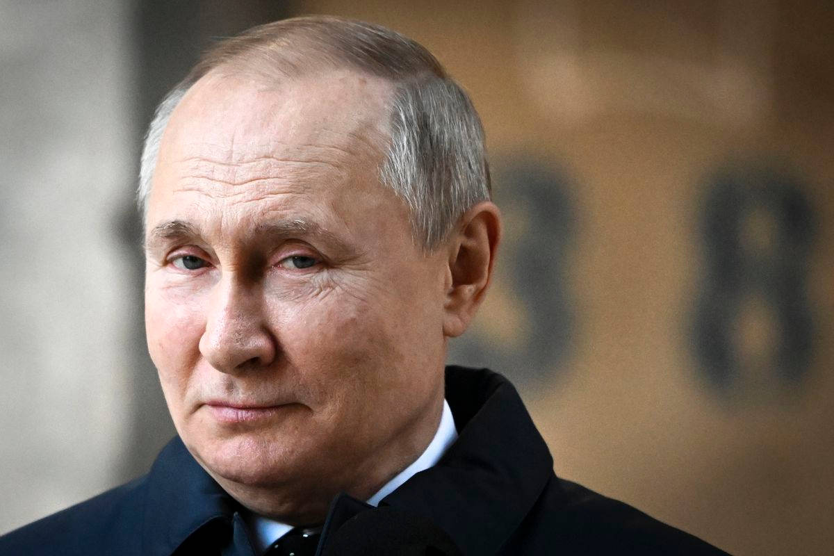 Vladimir Putin, dark suit, serious expression, SD Desktop Wallpaper