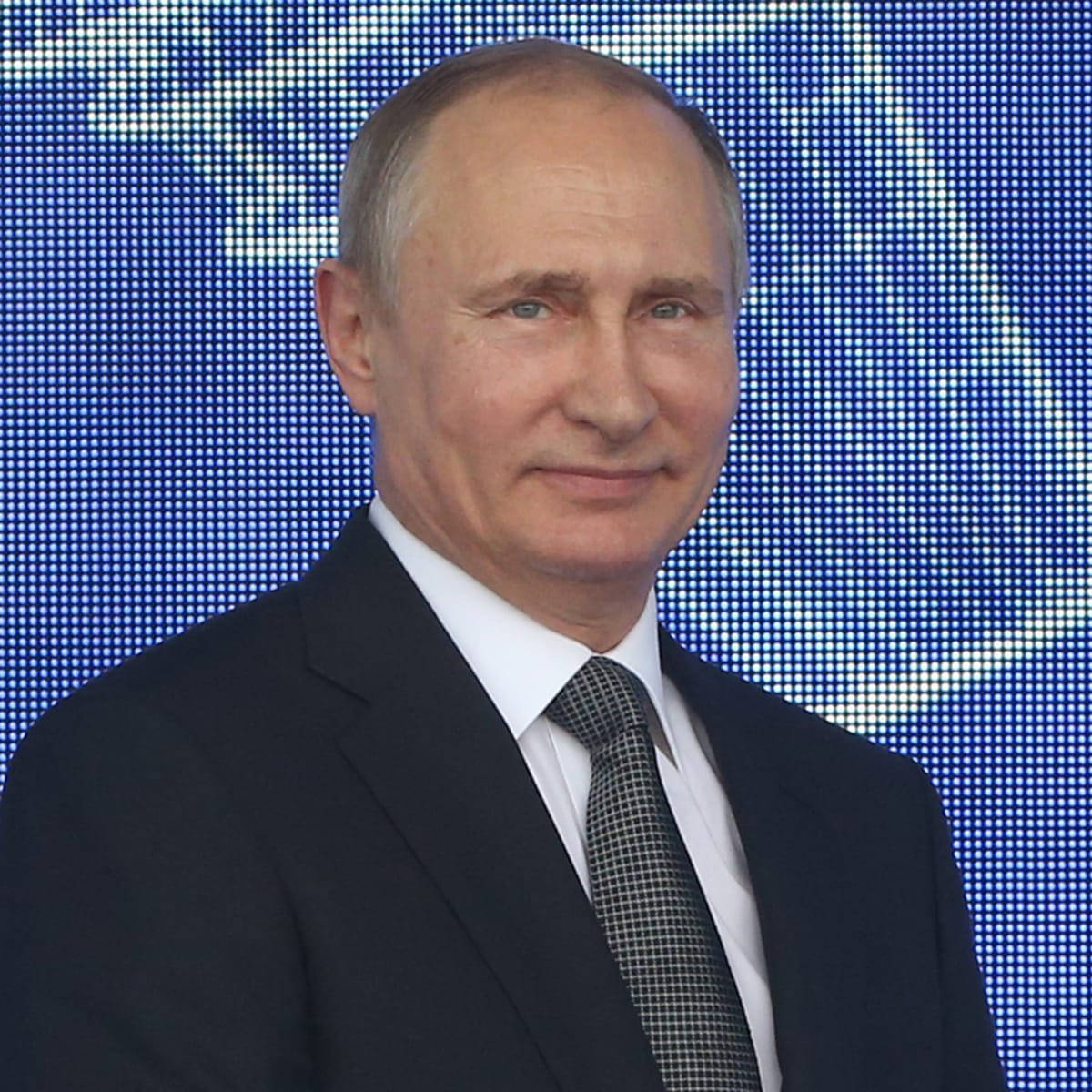 Vladimir Putin, dark suit, patterned tie, SD Desktop Wallpaper