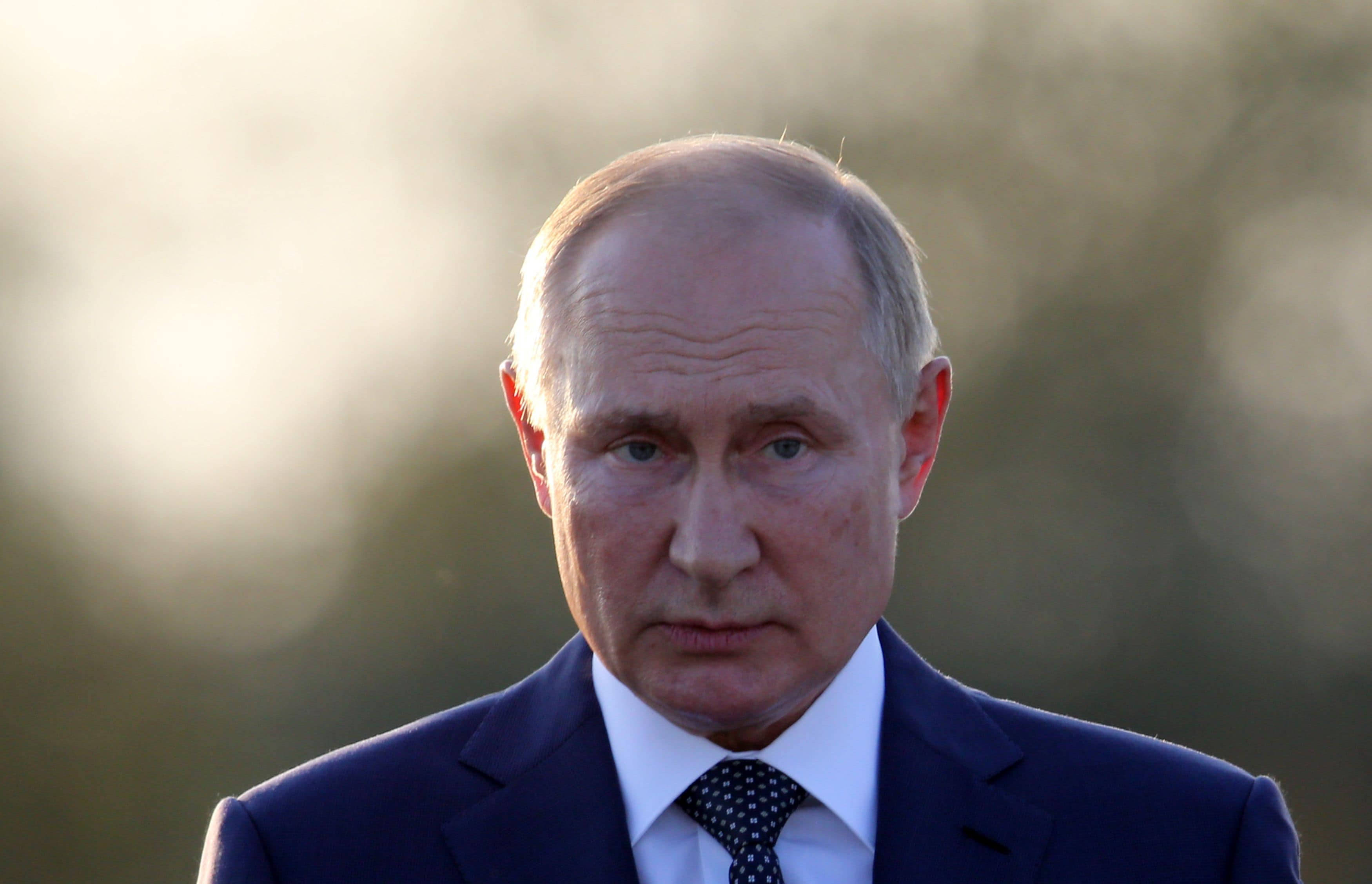 Vladimir Putin, dark suit, patterned tie, 2K Desktop Wallpaper
