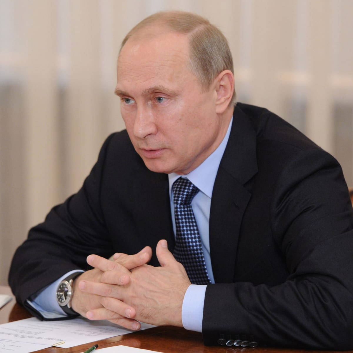 Vladimir Putin, dark suit, patterned tie, SD Desktop Wallpaper