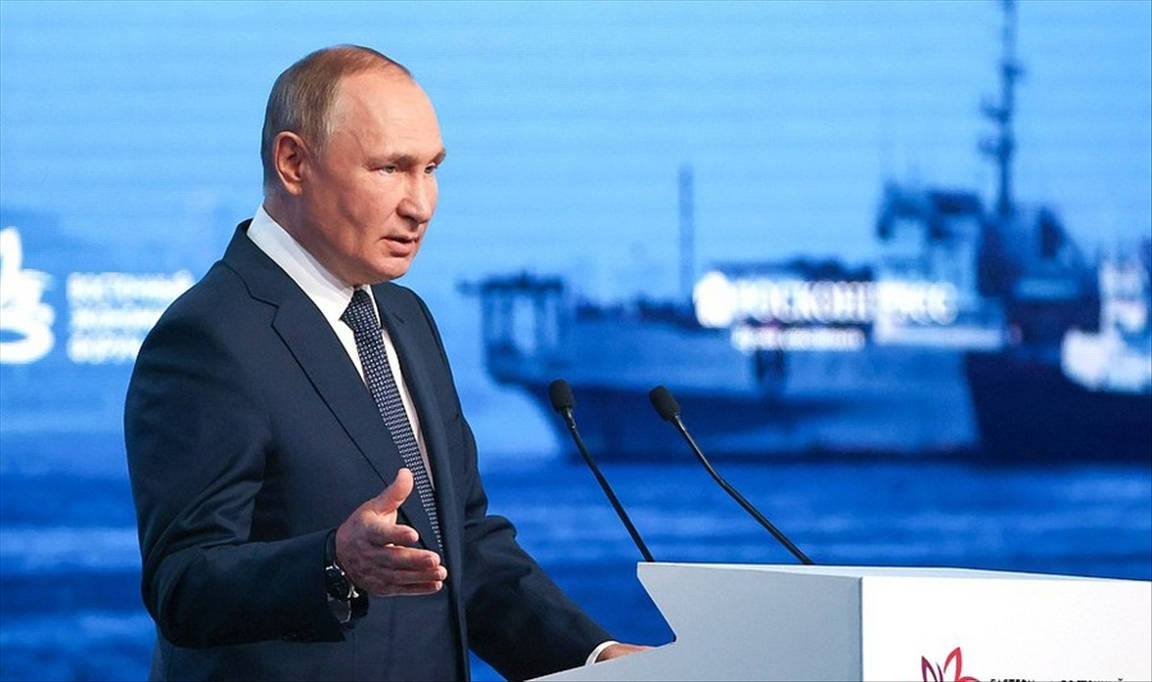 Vladimir Putin, dark suit, podium, SD Desktop Wallpaper