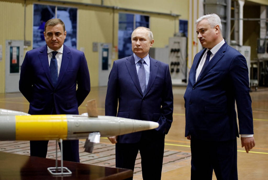 Vladimir Putin, politicians, dark suits, SD Desktop Wallpaper