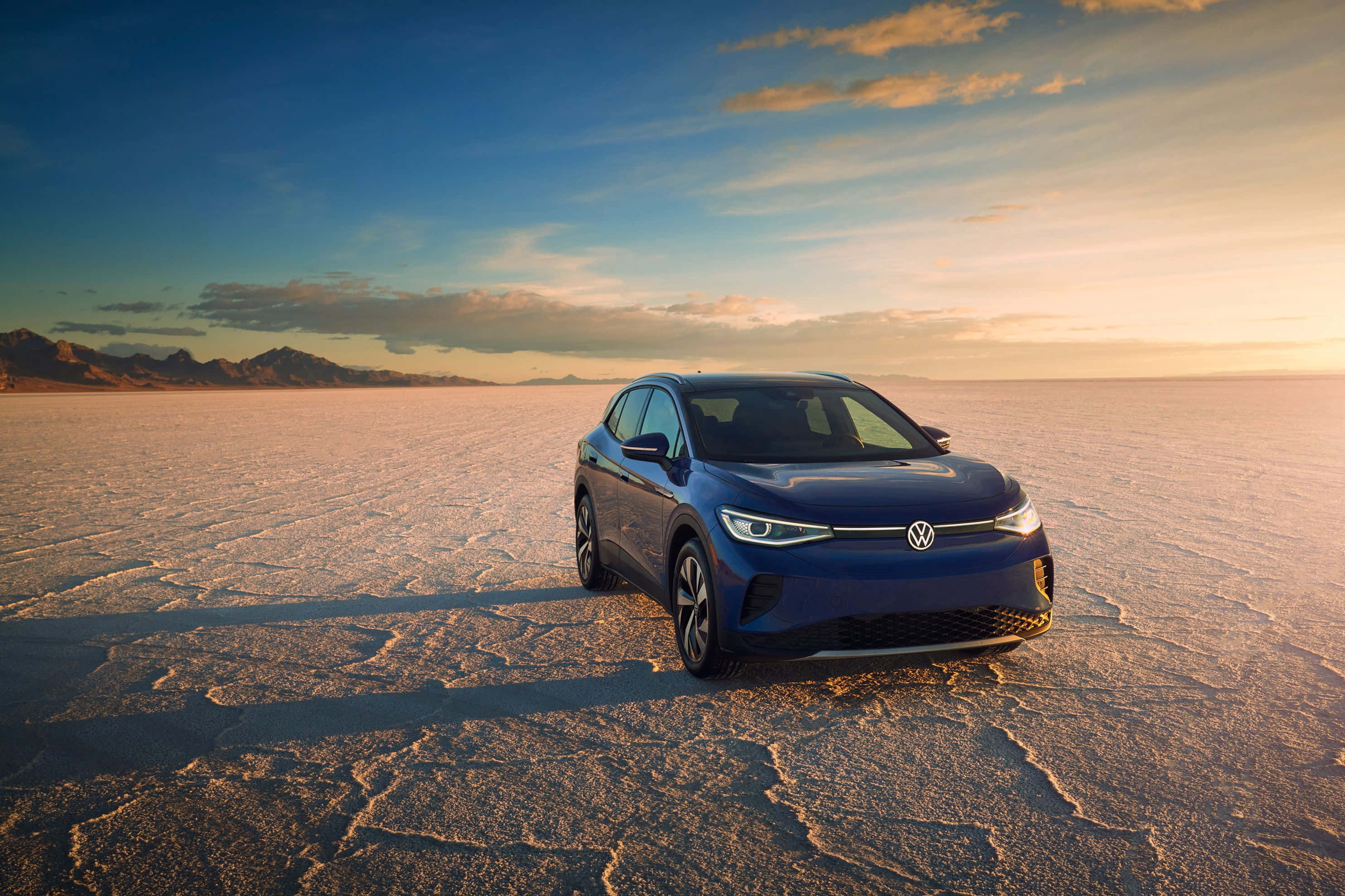 Volkswagen ID 4, blue, cracked salt flat, 2K Desktop Wallpaper
