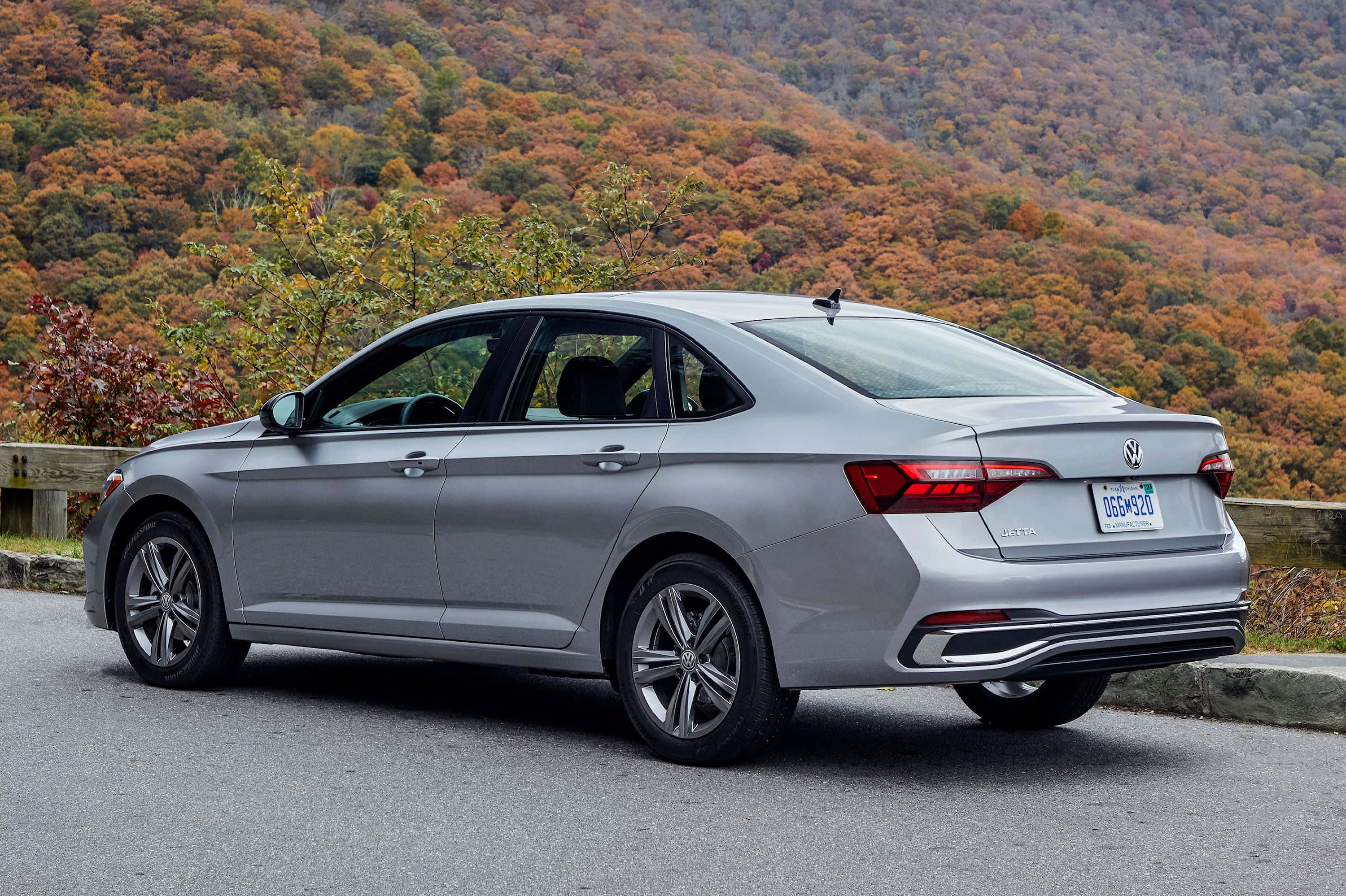 Volkswagen Jetta, silver, autumn, 2K Desktop Wallpaper
