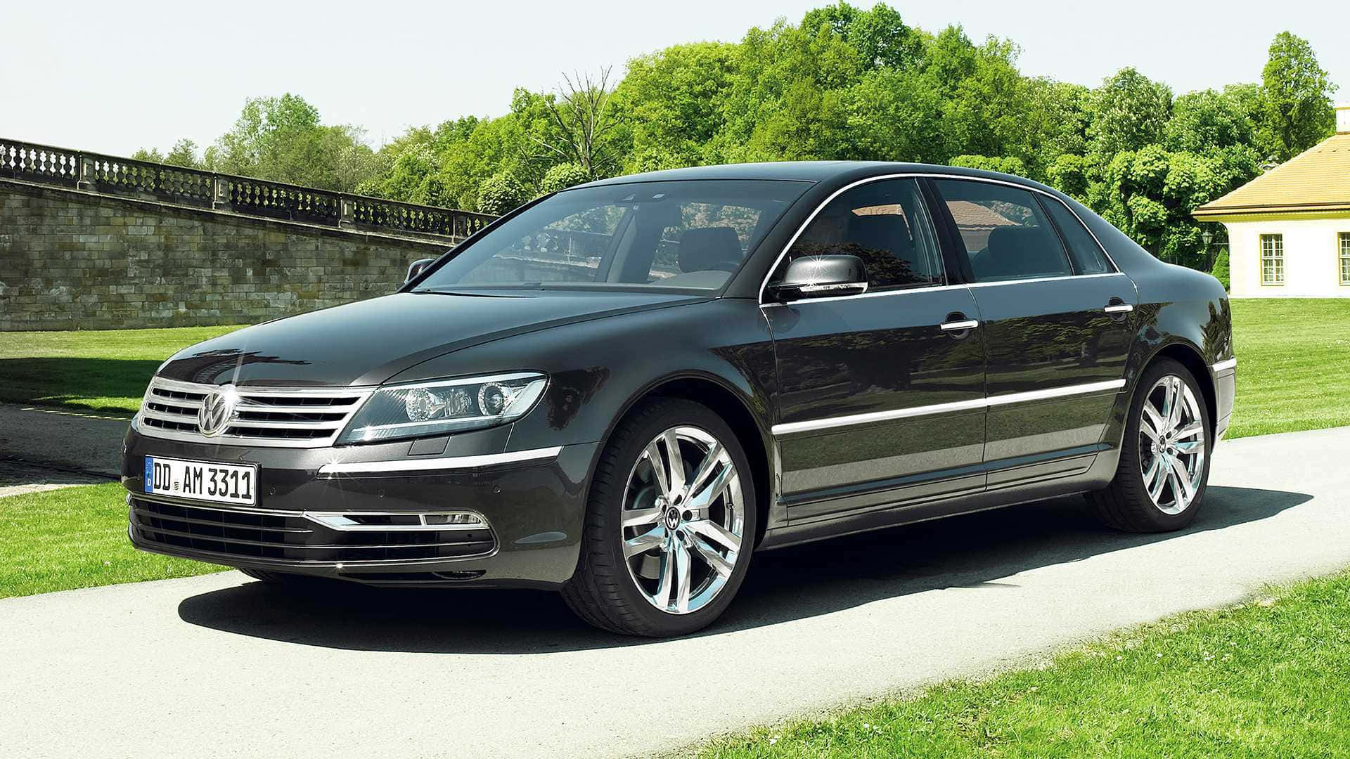 Volkswagen Phaeton, luxury sedan, sleek black, Full HD Desktop Wallpaper
