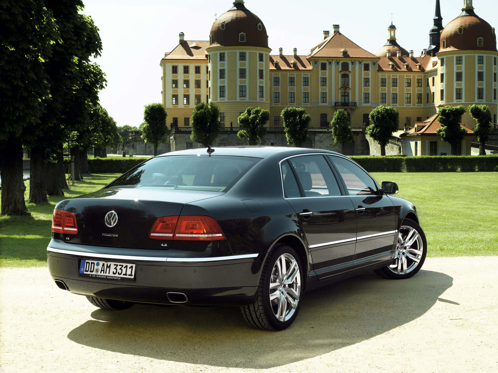 Volkswagen Phaeton, luxury sedan, glossy black, HD Desktop Wallpaper