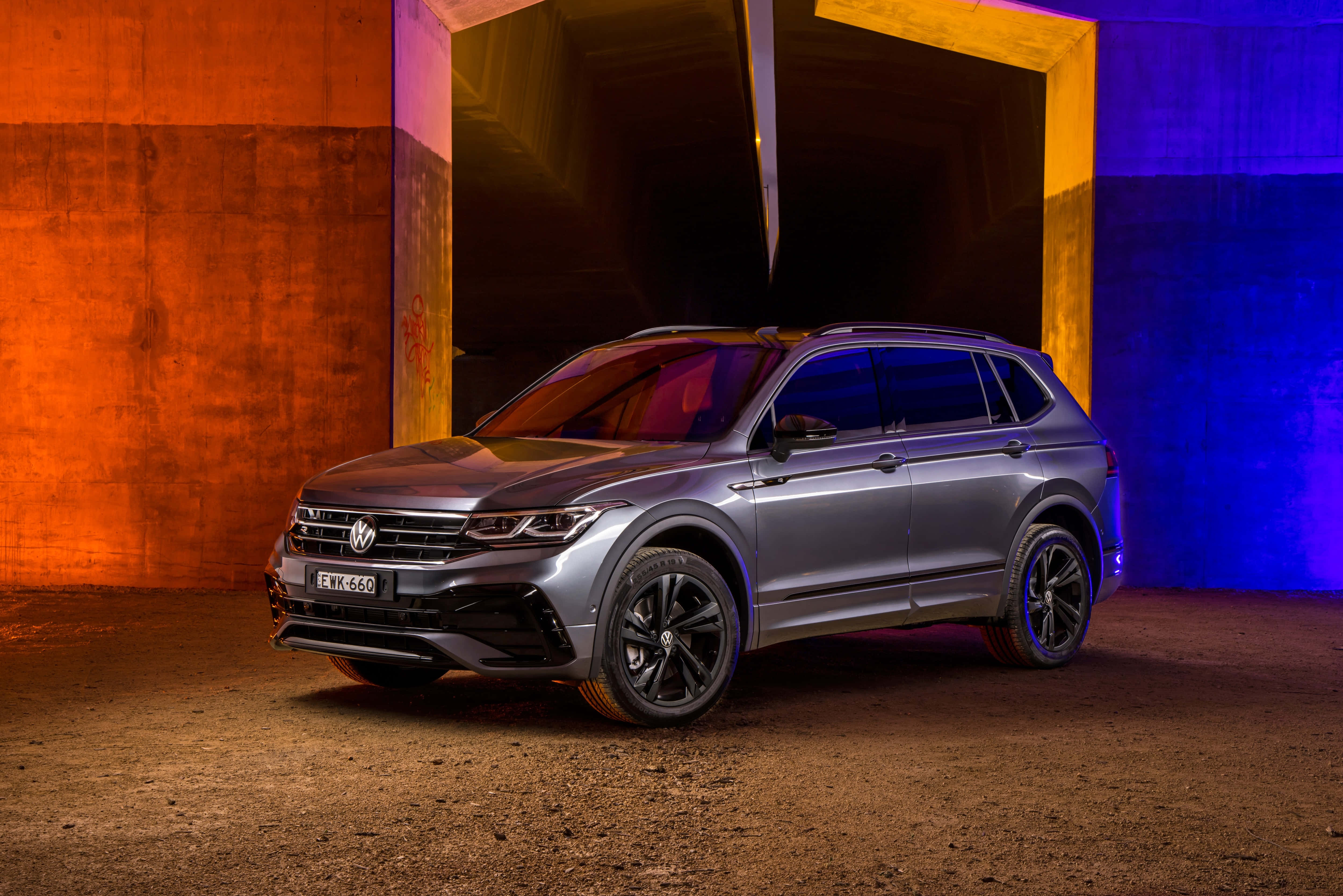 Volkswagen Tiguan, silver, tunnel, 4K Desktop Wallpaper