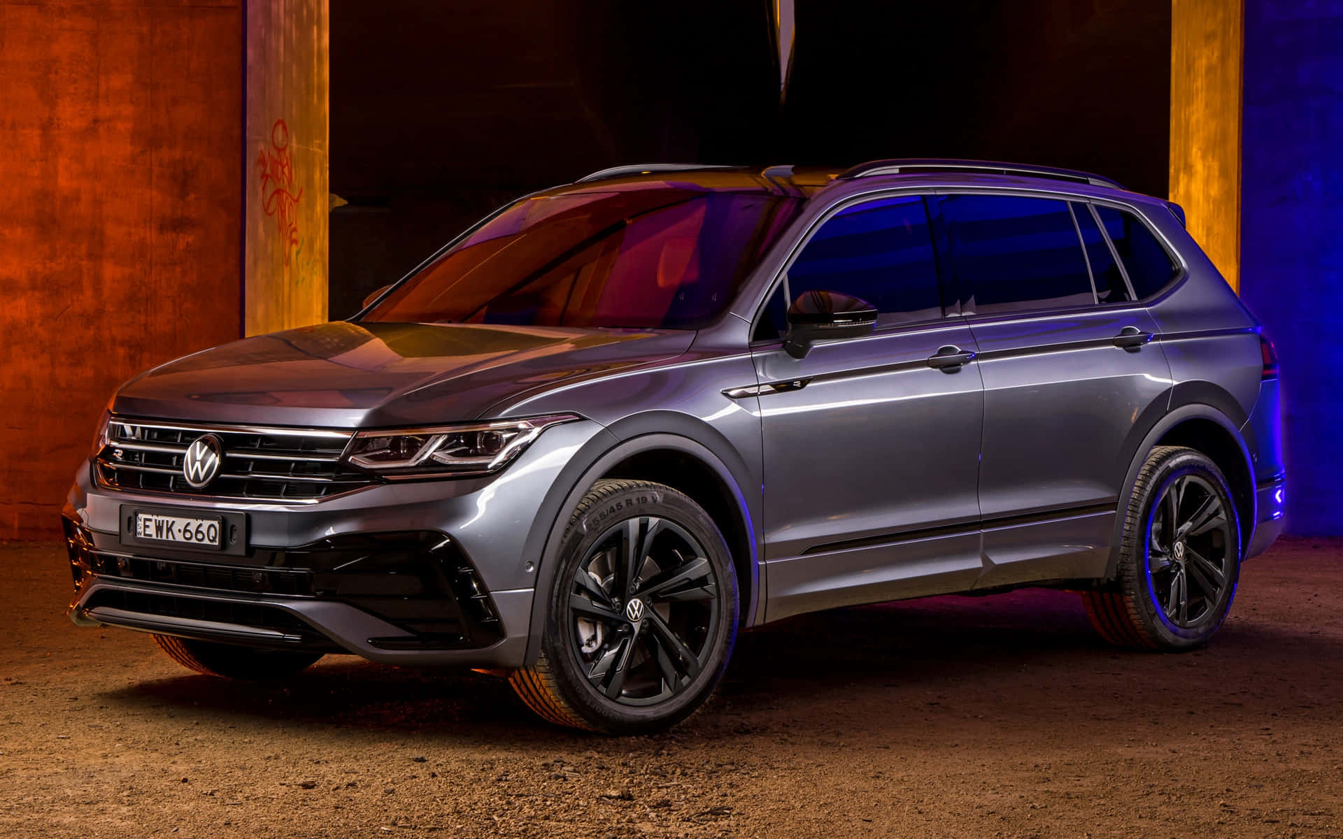Volkswagen Tiguan, sleek design, silver, Full HD Desktop Wallpaper