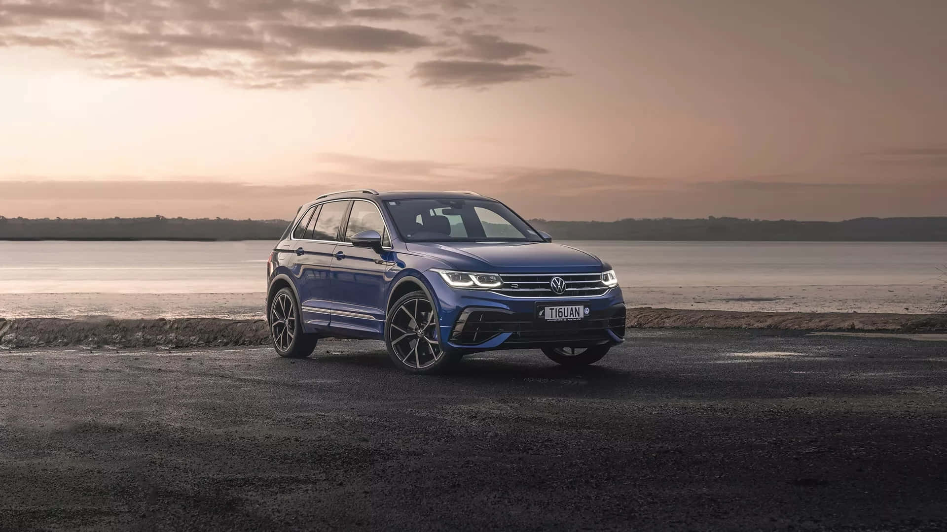 Volkswagen Tiguan, blue, dark asphalt road, Full HD Desktop Wallpaper
