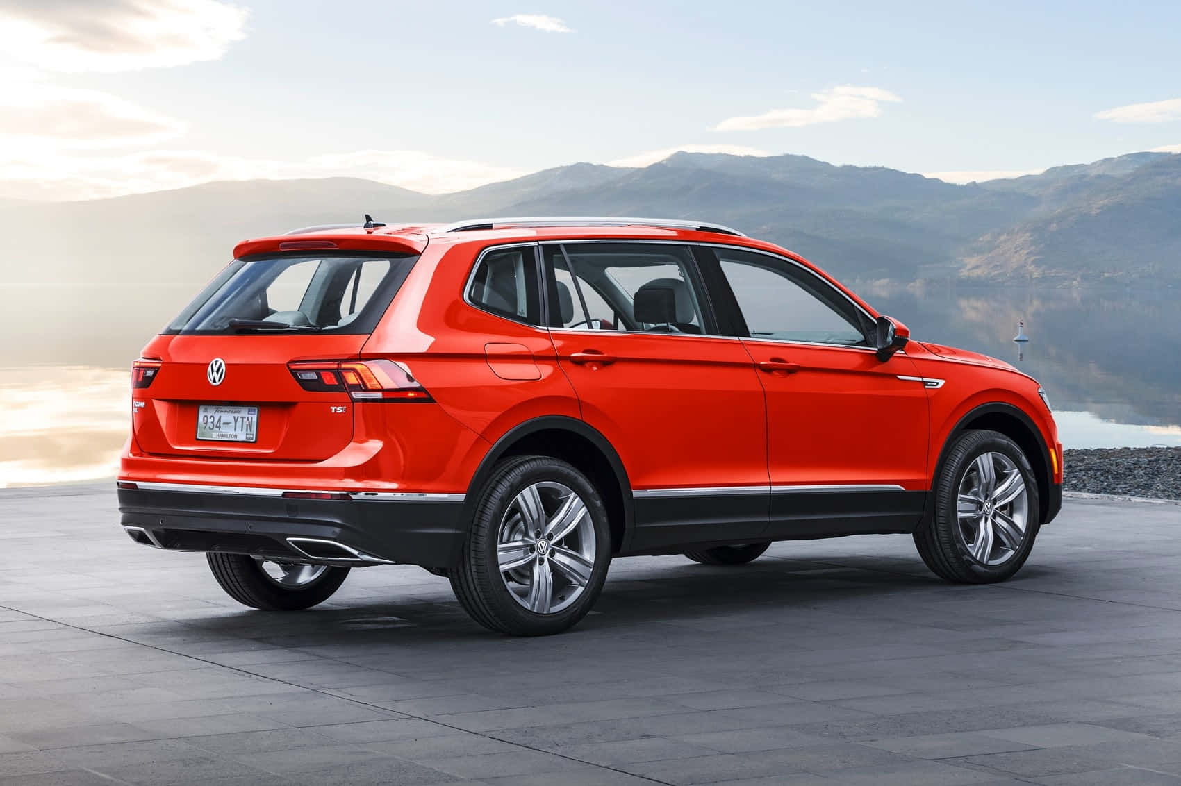 Volkswagen Tiguan, Red S U V, mountain backdrop, HD Desktop Wallpaper