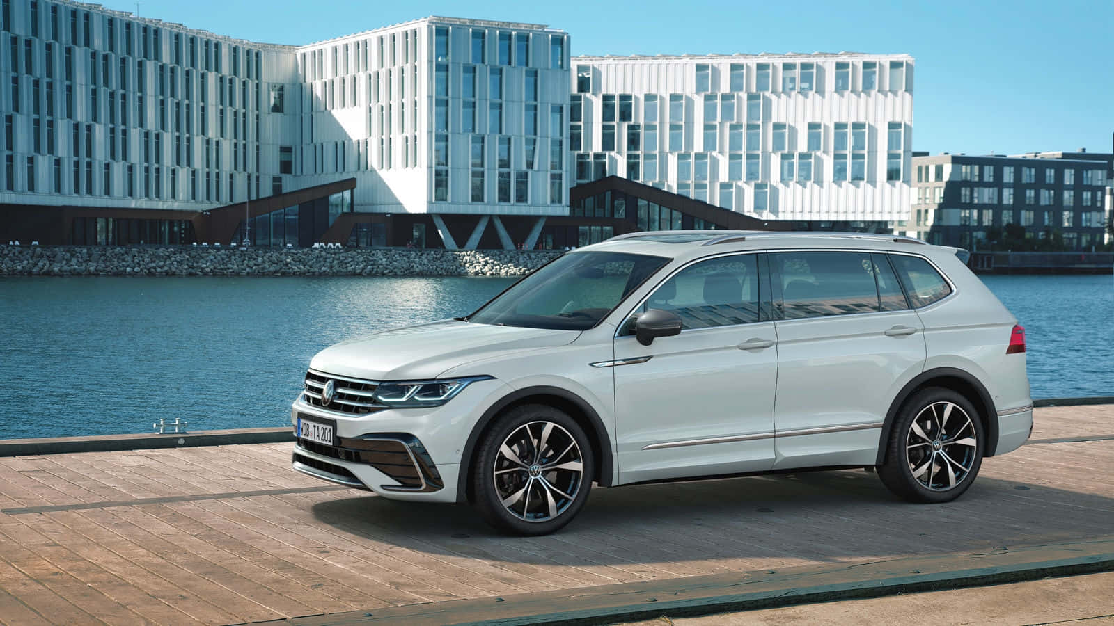 Volkswagen Tiguan, white, wooden dock, HD Desktop Wallpaper