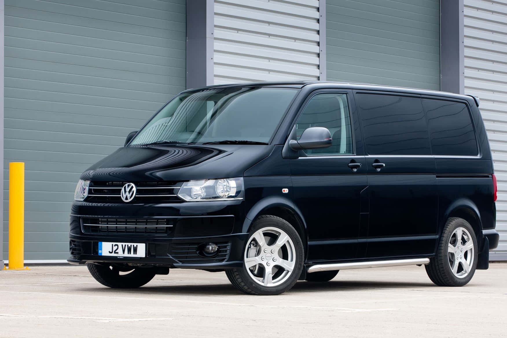 Volkswagen Transporter, sleek black, gray industrial building, HD Desktop Wallpaper