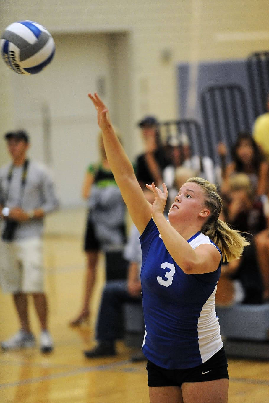Volleyball, female volleyball player, blue and white jersey, HD Phone Wallpaper