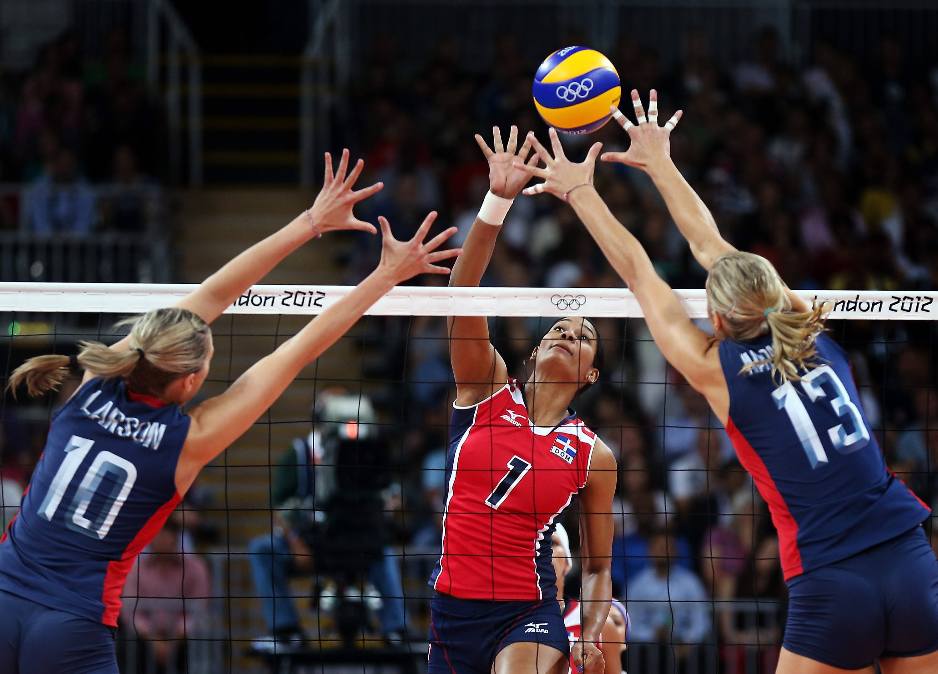 Indoor Volleyball, 2012 London Olympics, female volleyball players, 2K Desktop Wallpaper