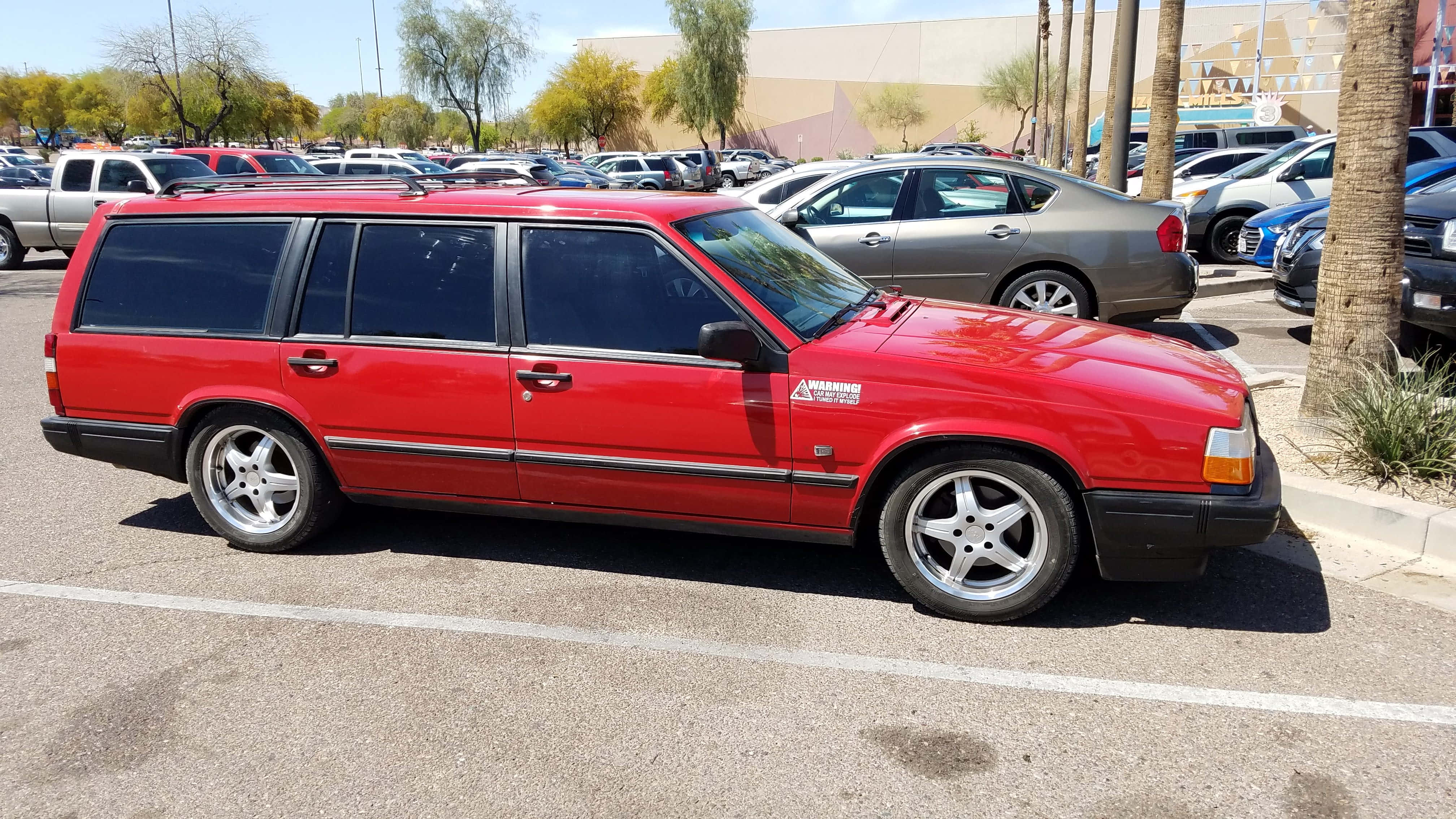 Volvo 740, vibrant red, station wagon, 4K Desktop Wallpaper