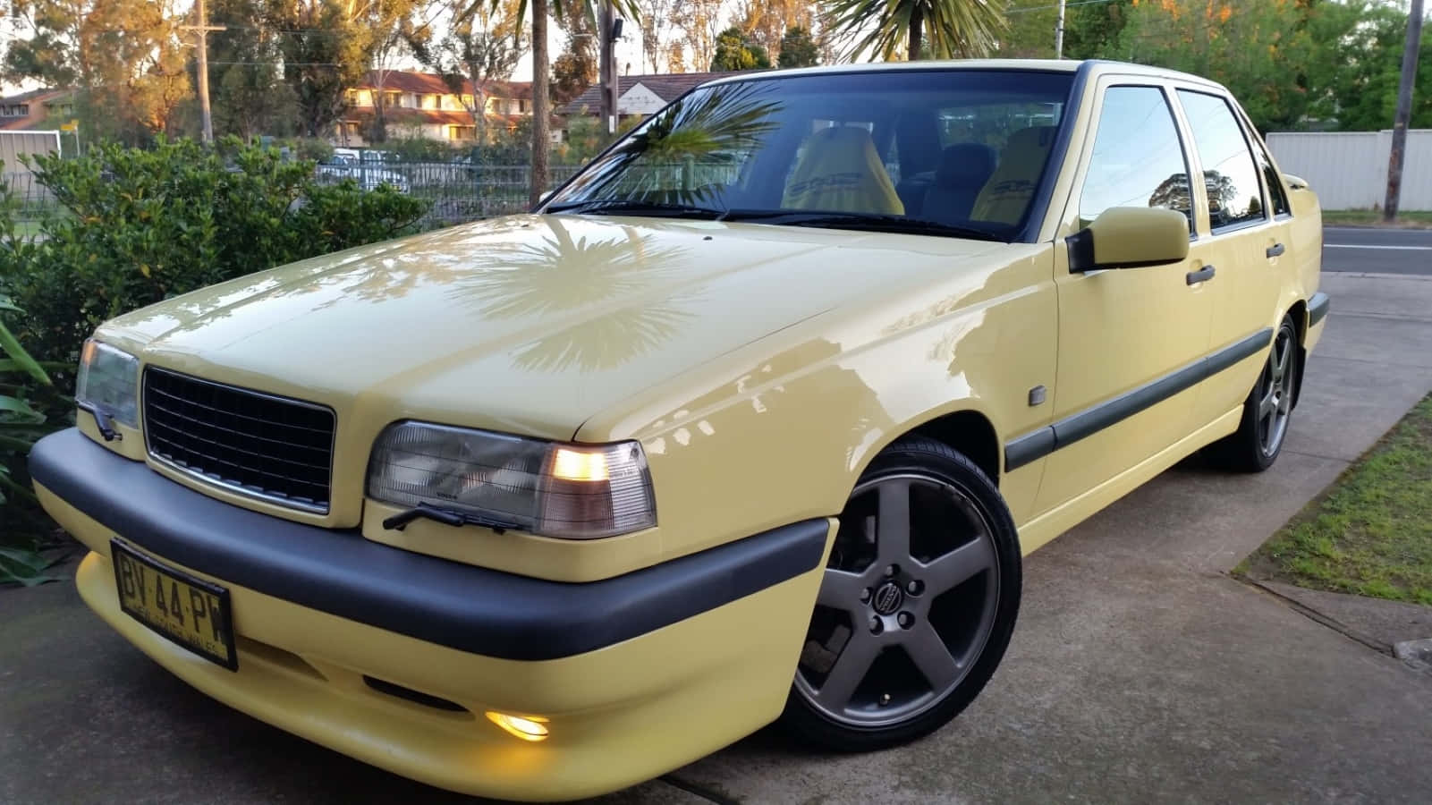 Volvo 850, pale yellow, black trim, HD Desktop Wallpaper