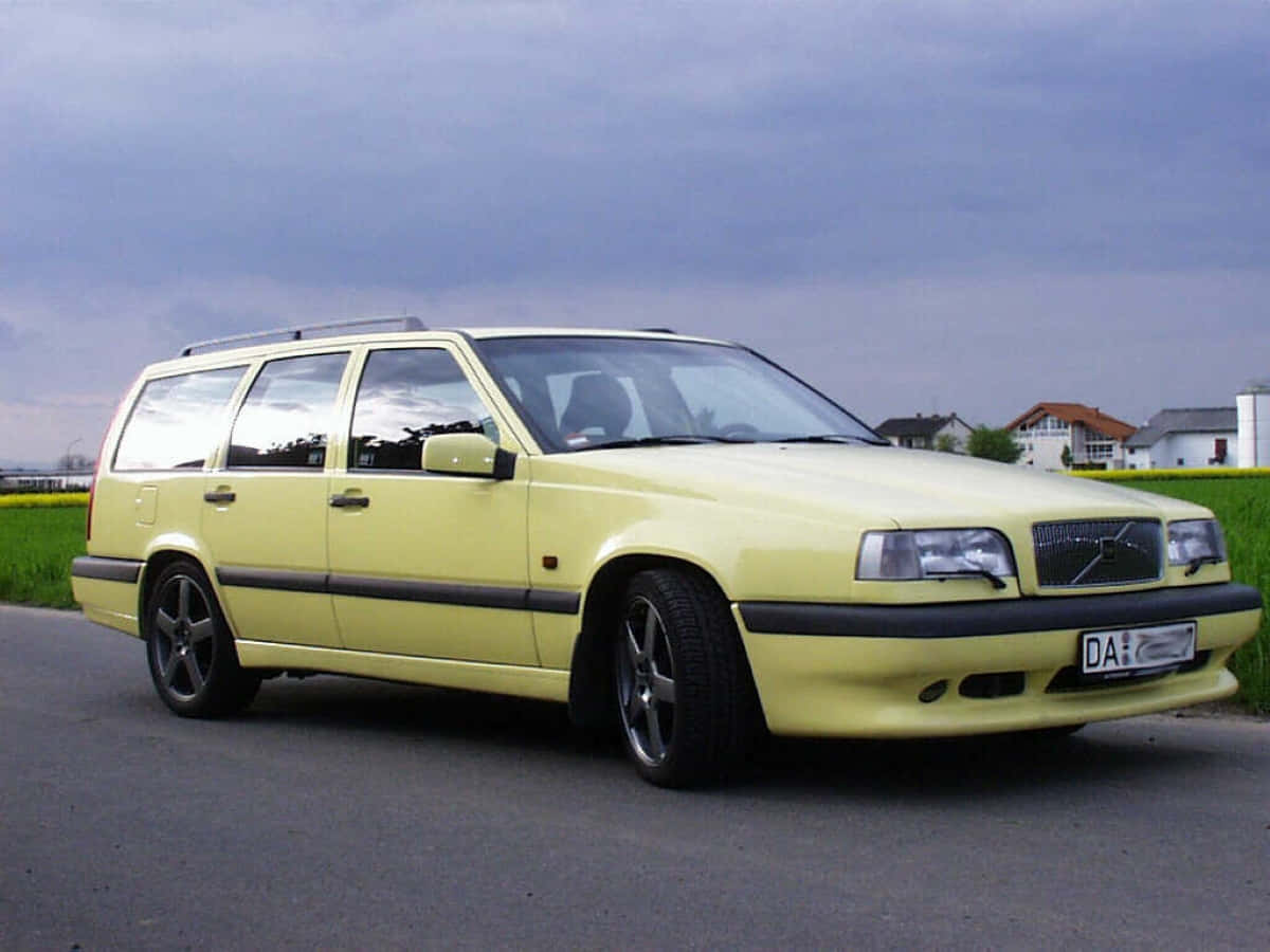 Volvo 850, pale yellow, station wagon, SD Desktop Wallpaper