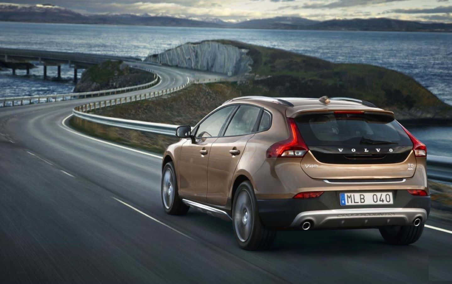 Volvo V40, gold, winding coastal road, HD Desktop Wallpaper