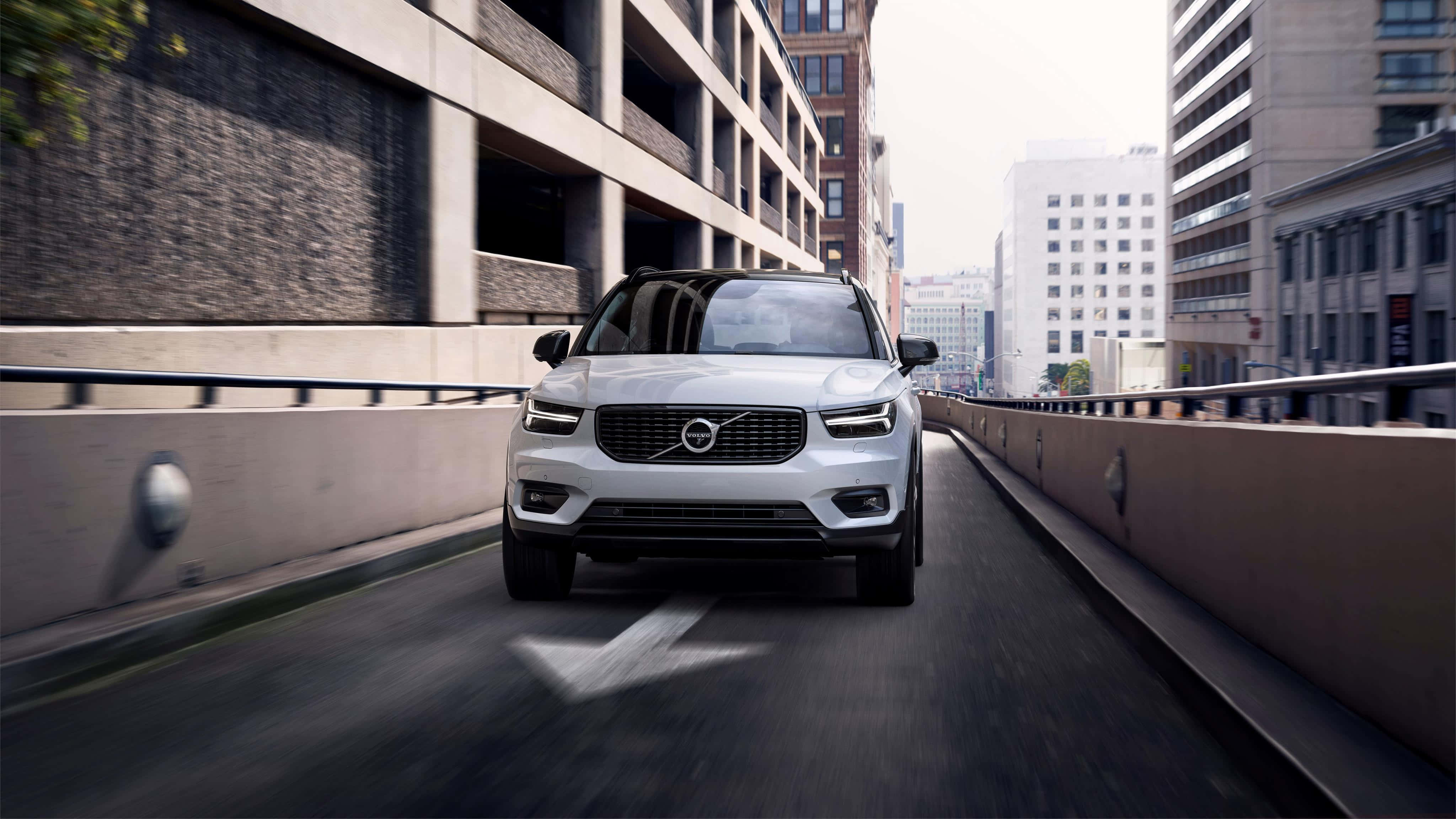 Volvo XC40, white, city overpass, 4K Desktop Wallpaper