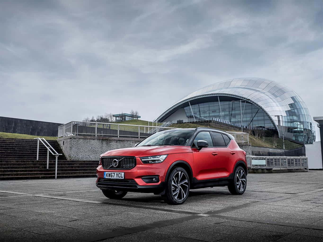 Volvo XC40, vibrant red, paved plaza, HD Desktop Wallpaper