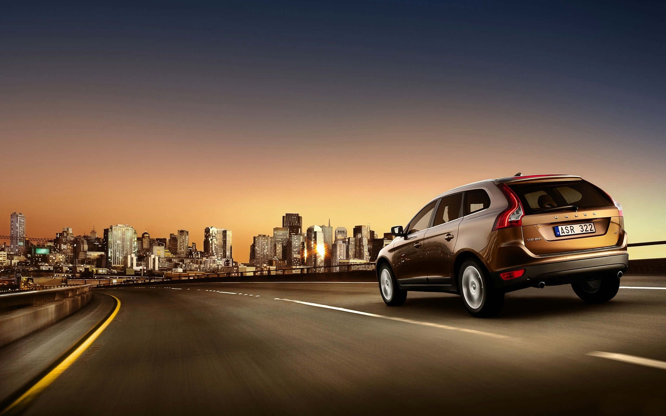 Volvo XC60, sunset, highway, 2K Desktop Wallpaper