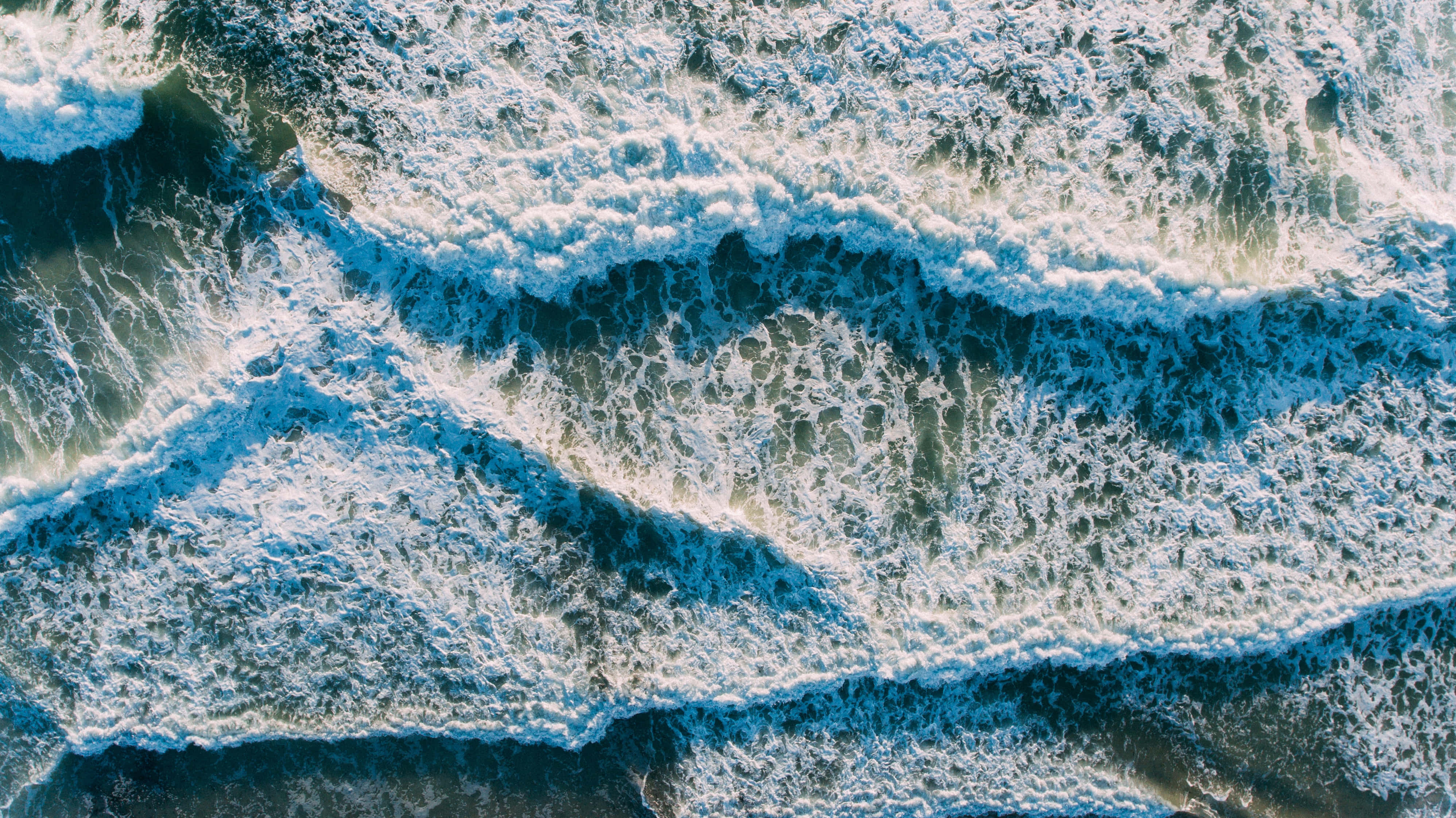 Vsco Laptop, aerial view, ocean waves, 4K Desktop Wallpaper