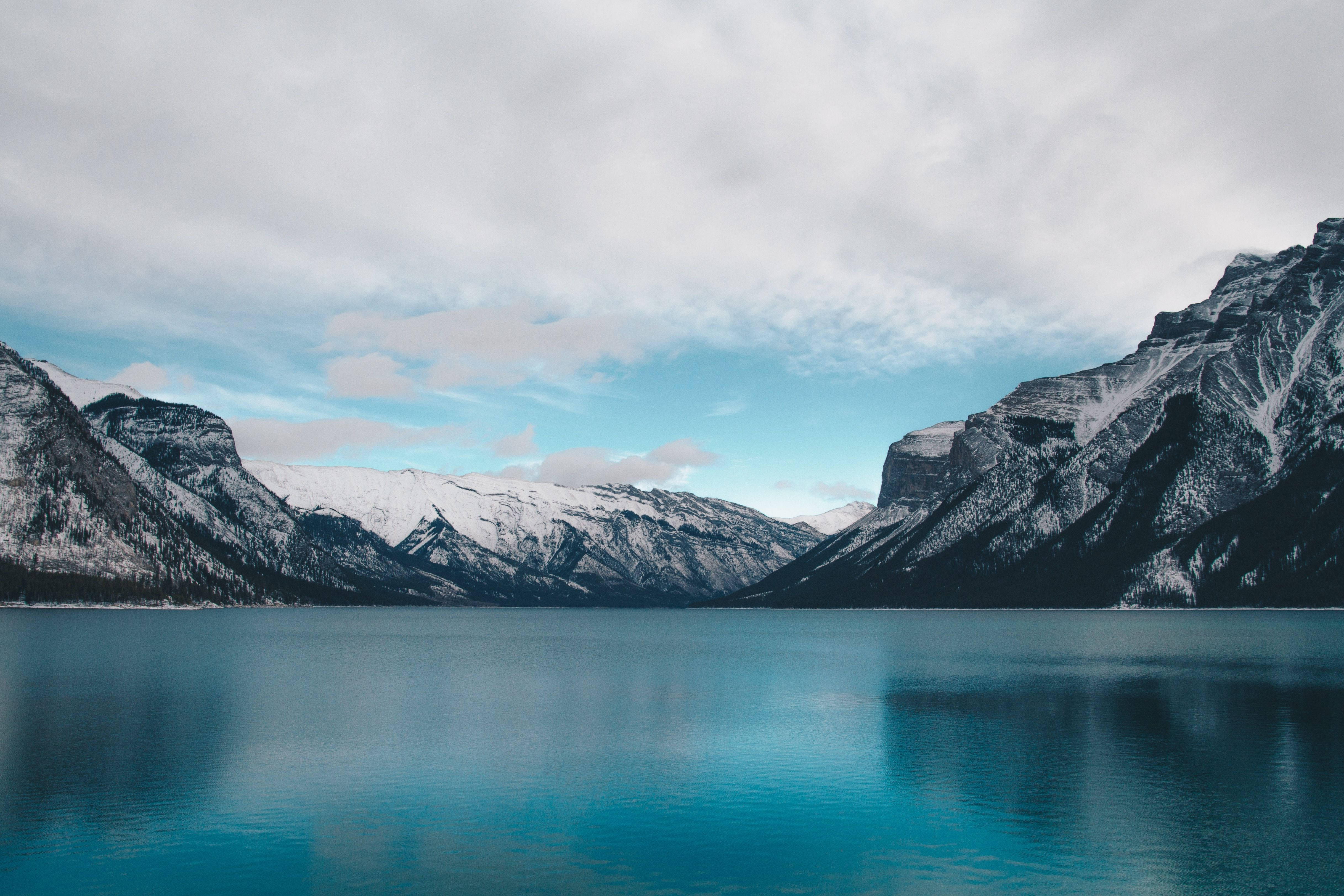 blue green lake, winter lake, snow-capped mountains, 4K Desktop Wallpaper
