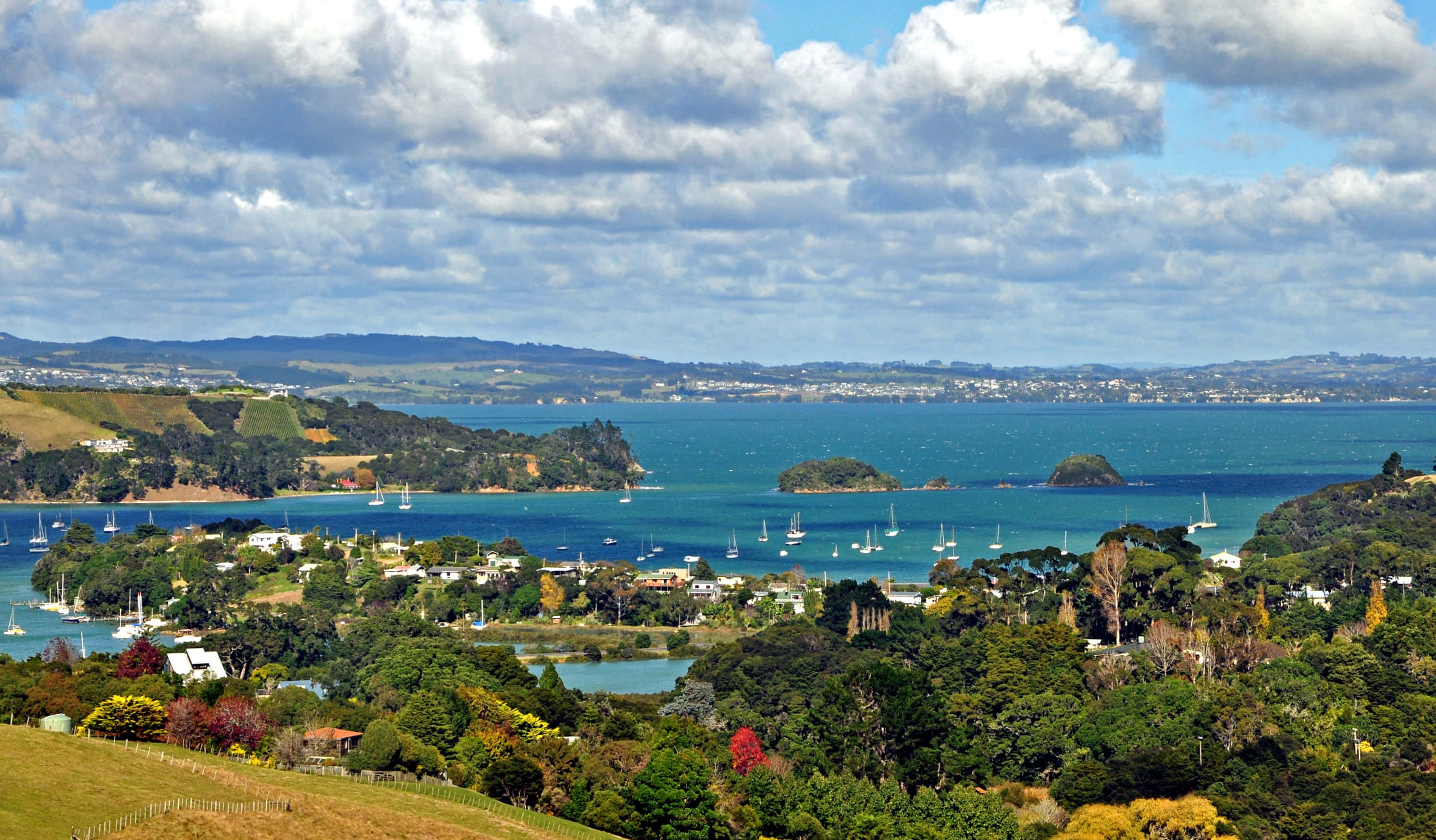 Waiheke Island, coastal bay, sailboats, 2K Desktop Wallpaper
