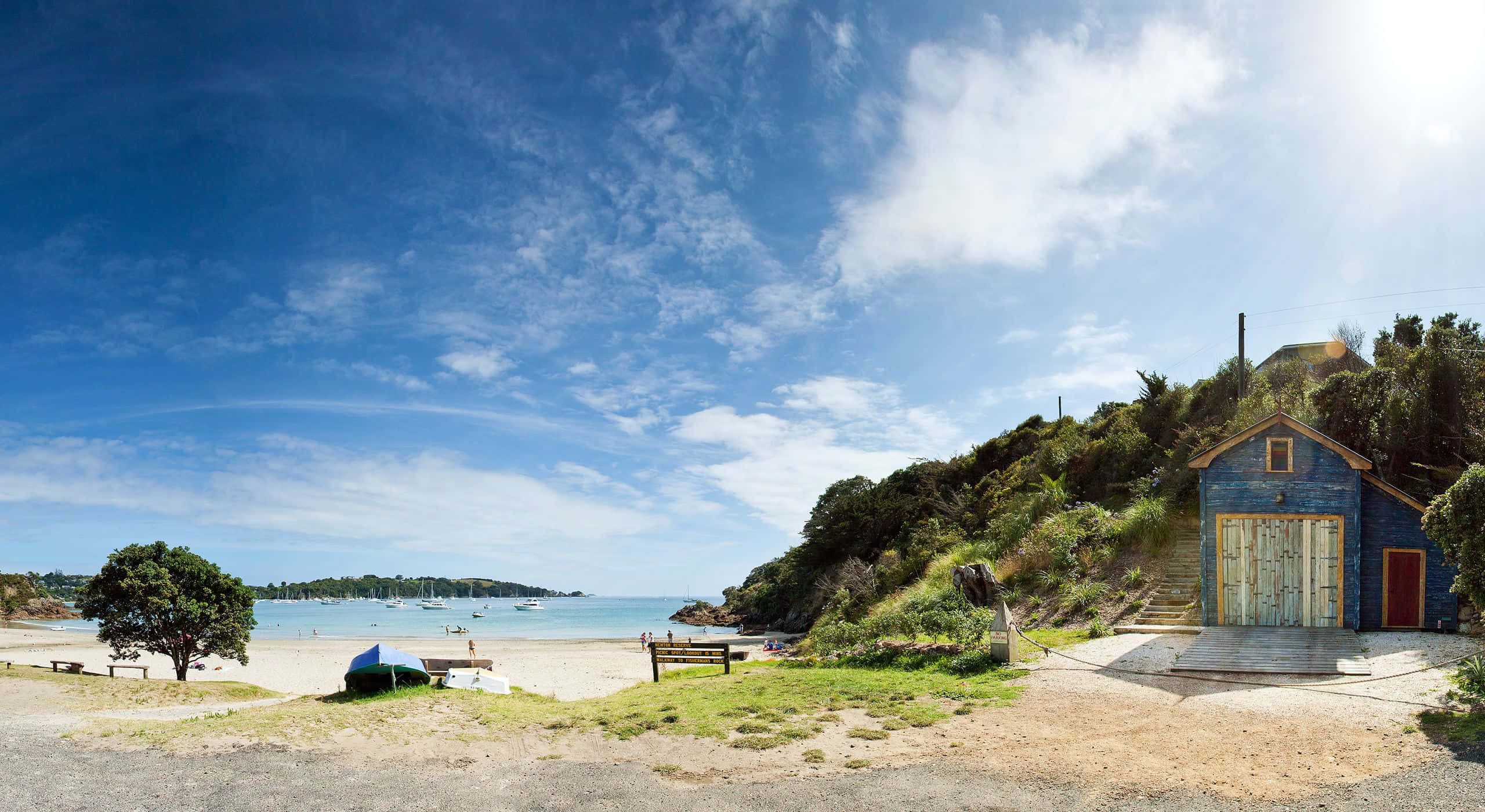Waiheke Island, beachfront scenery, bright blue sky, 2K Desktop Wallpaper