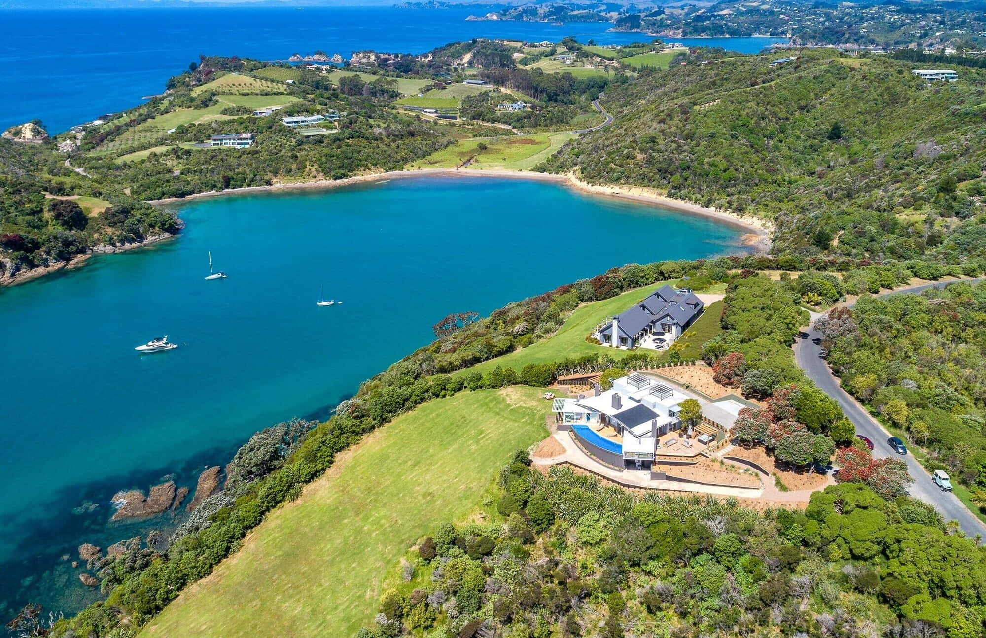 Waiheke Island, coastal estate, lush green hill, Full HD Desktop Wallpaper
