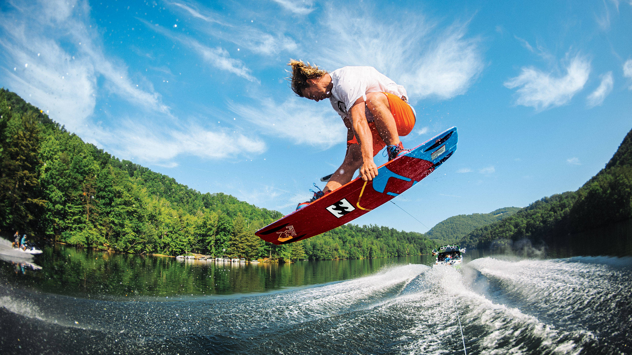 wakeboarding, roast beef grab trick, lake, 2K Desktop Wallpaper